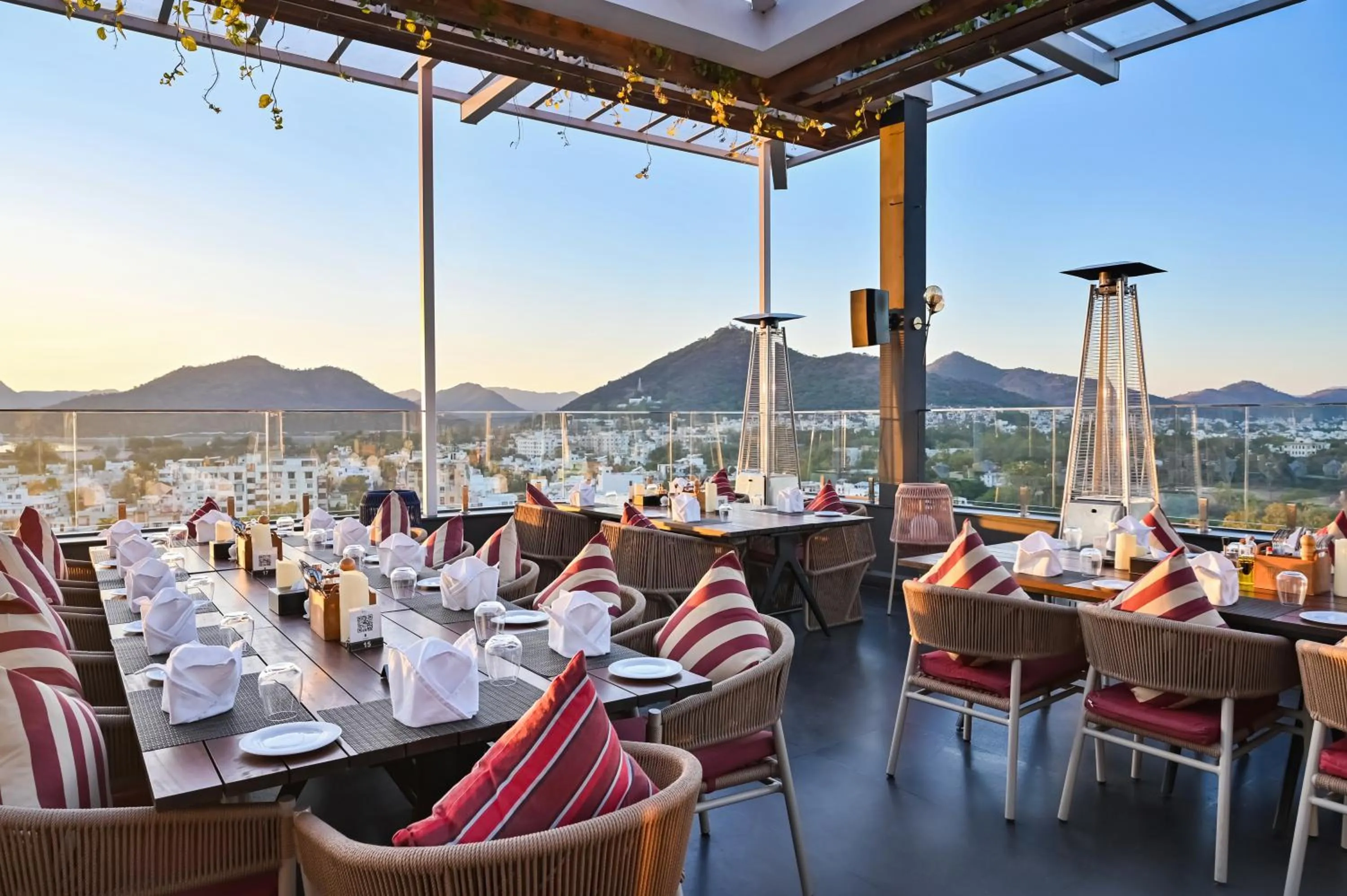 Restaurant/places to eat in Parallel Hotel Udaipur, a member of Radisson Individuals