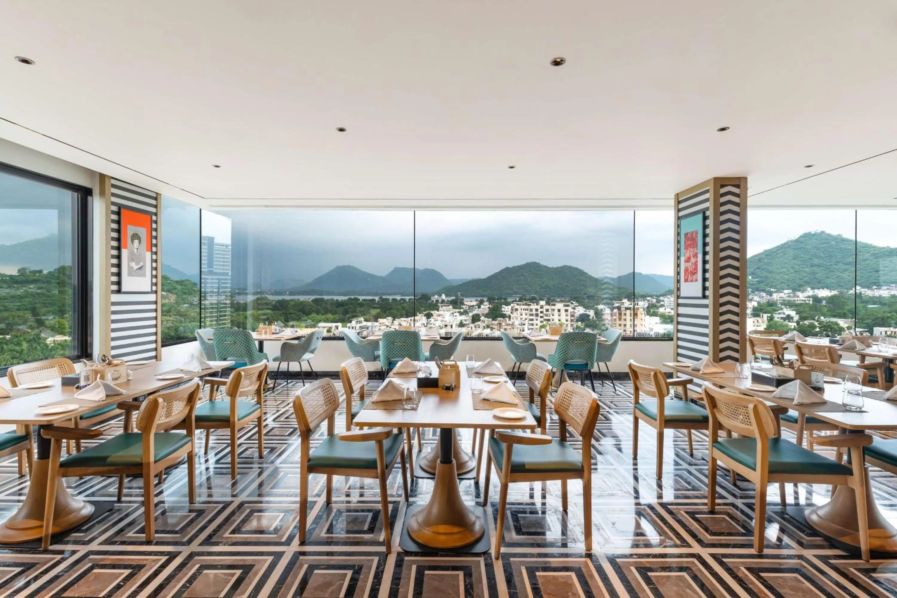 Restaurant/places to eat in Parallel Hotel Udaipur, a member of Radisson Individuals