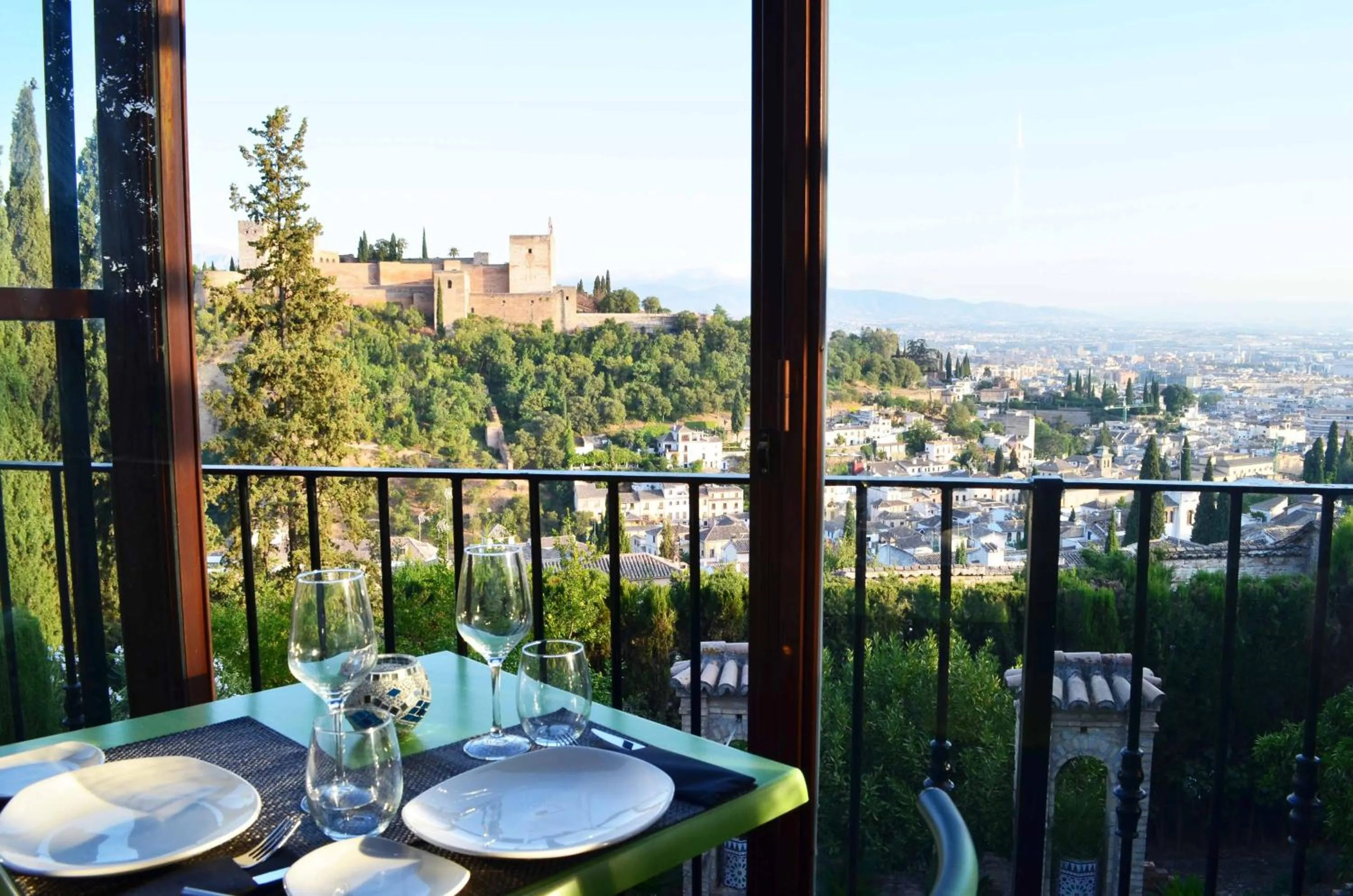 Evening entertainment in Hotel Santa Isabel La Real