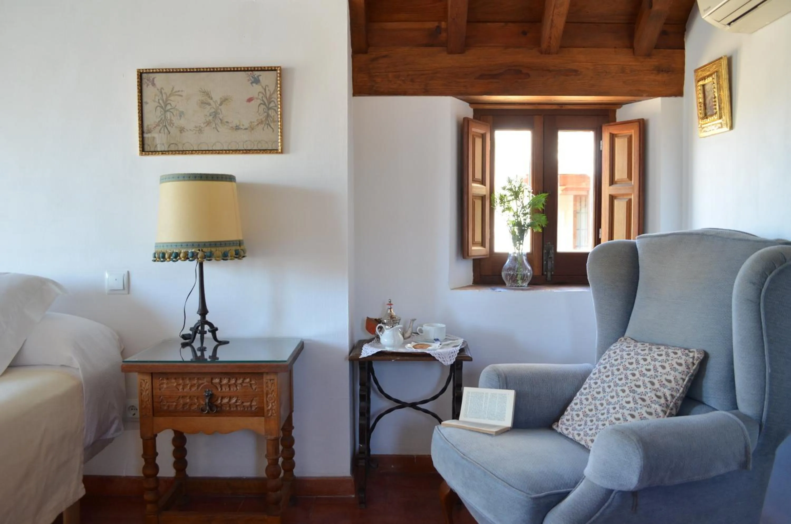Seating area in Hotel Santa Isabel La Real