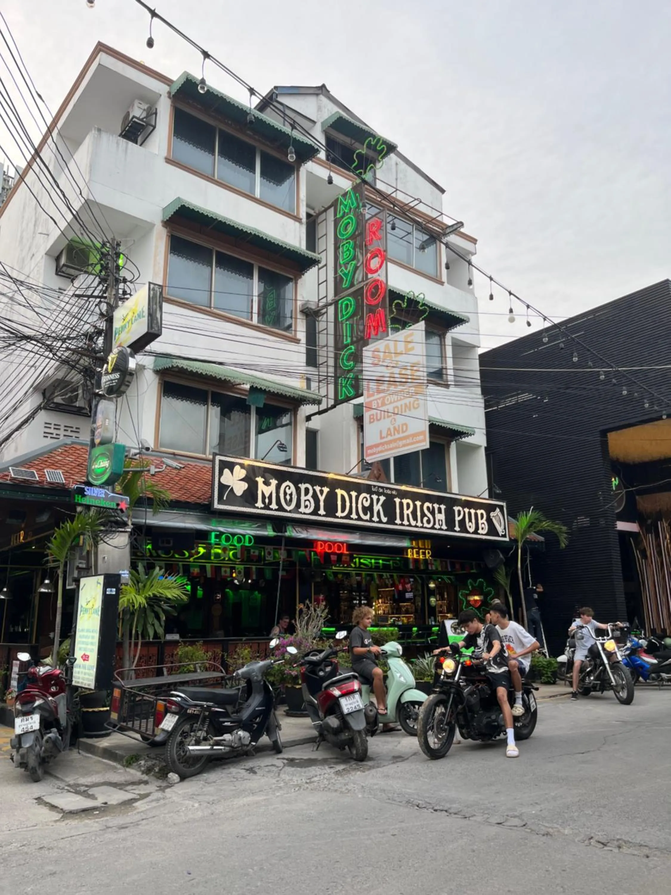 Property building in Moby Dick Guesthouse