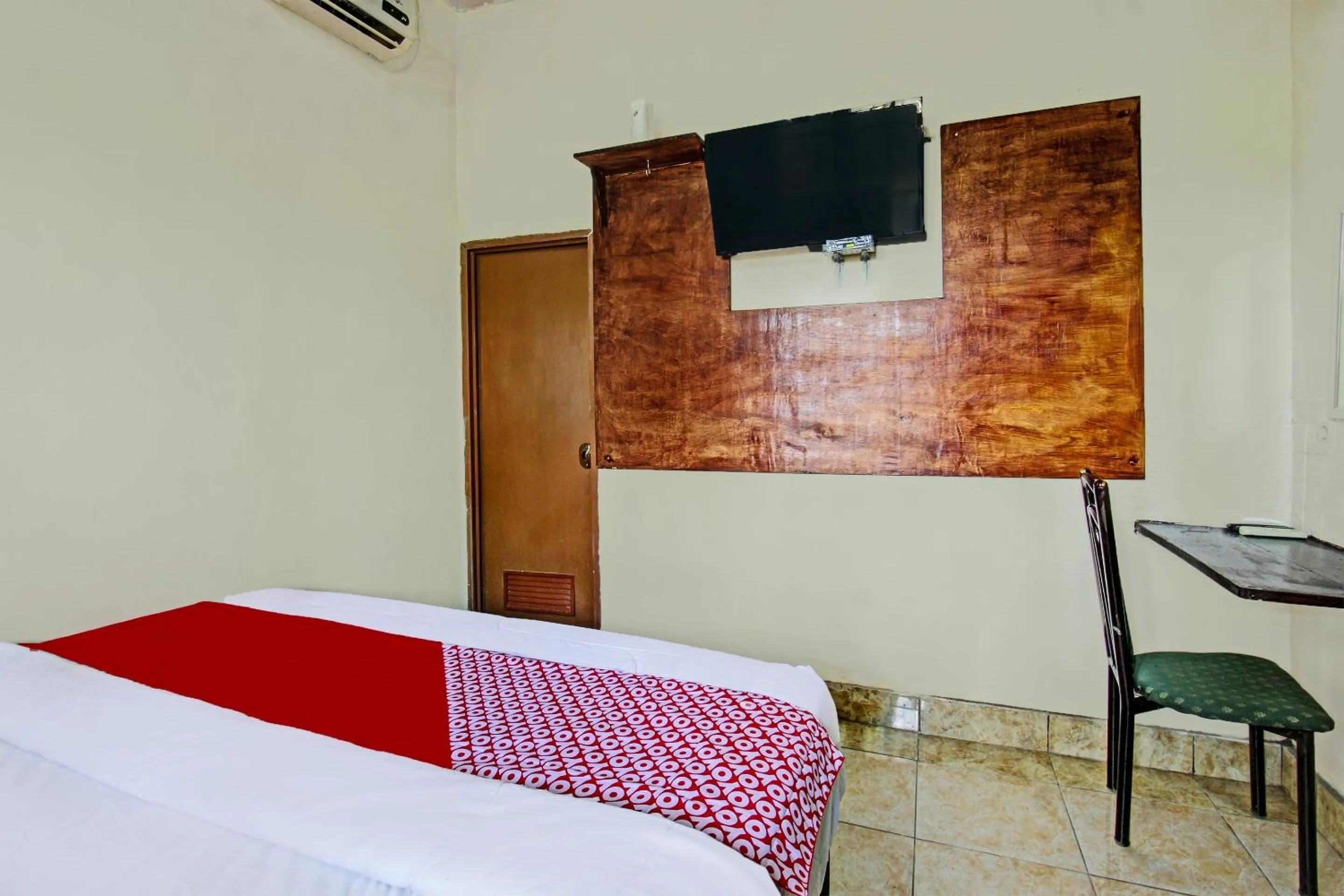 Bedroom, Bed in Hotel O Archi Homestay