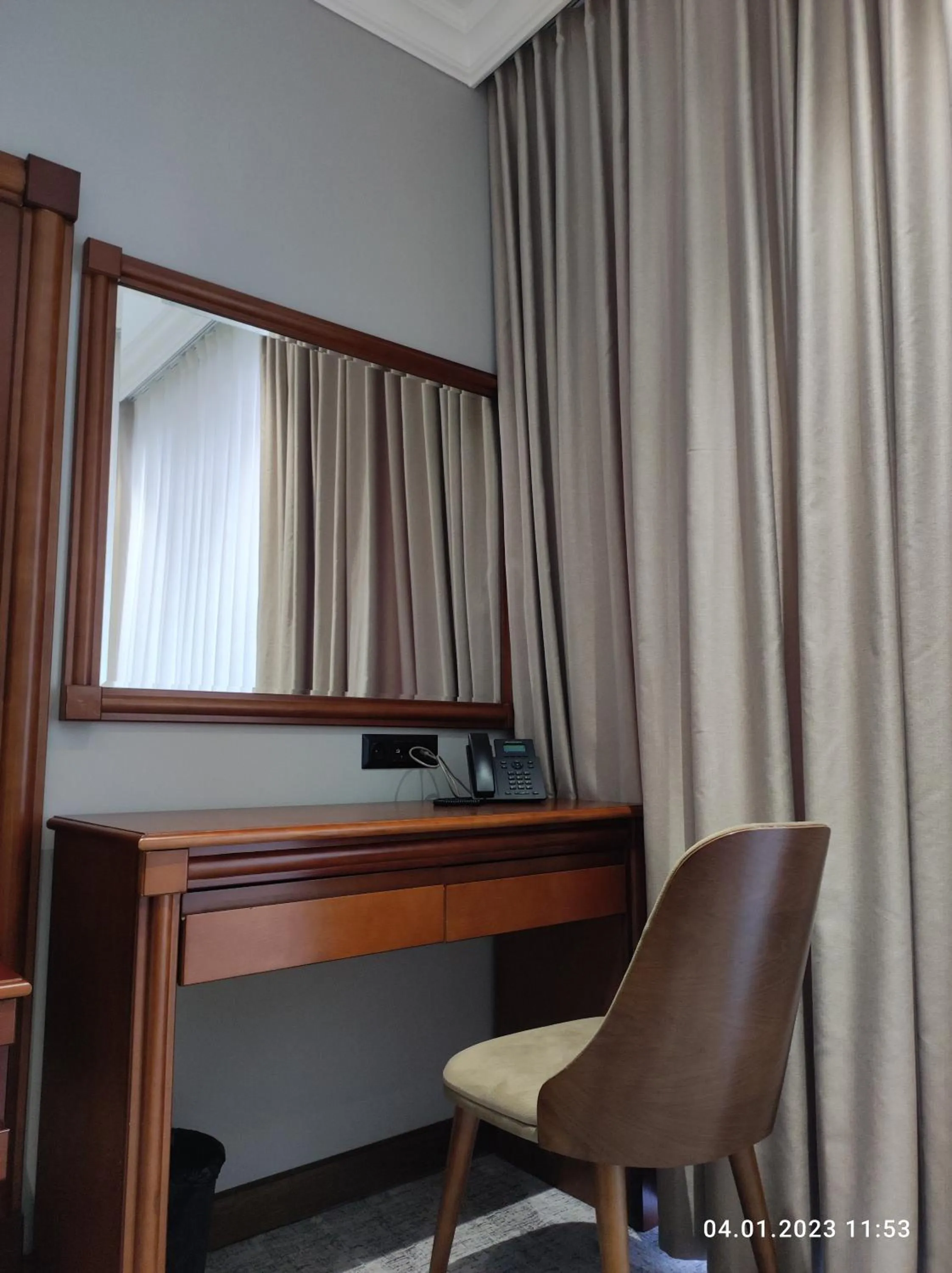 hair dresser in Mir Luxe Plaza