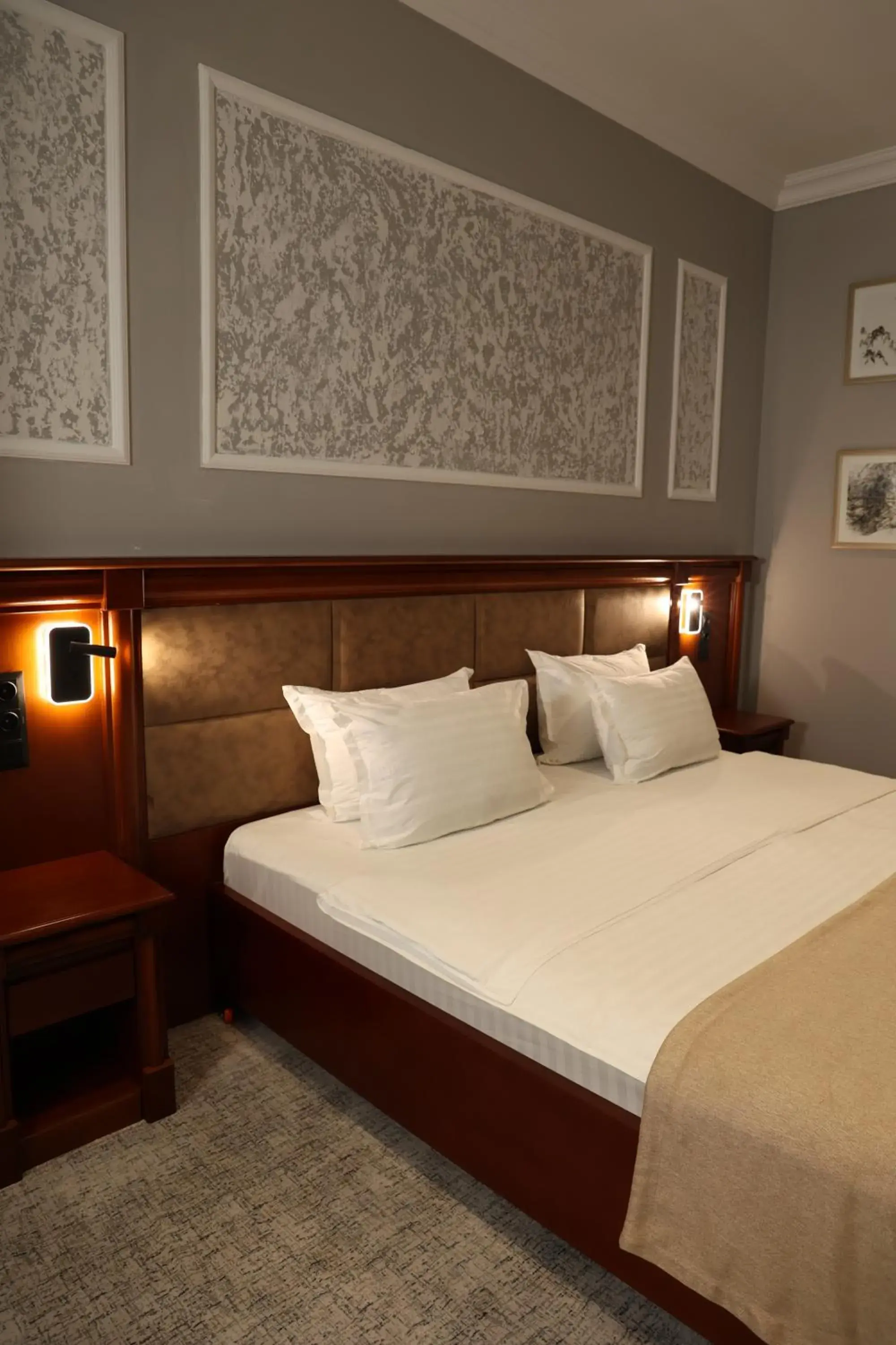 Bed in Mir Luxe Plaza Bed in Mir Luxe Plaza