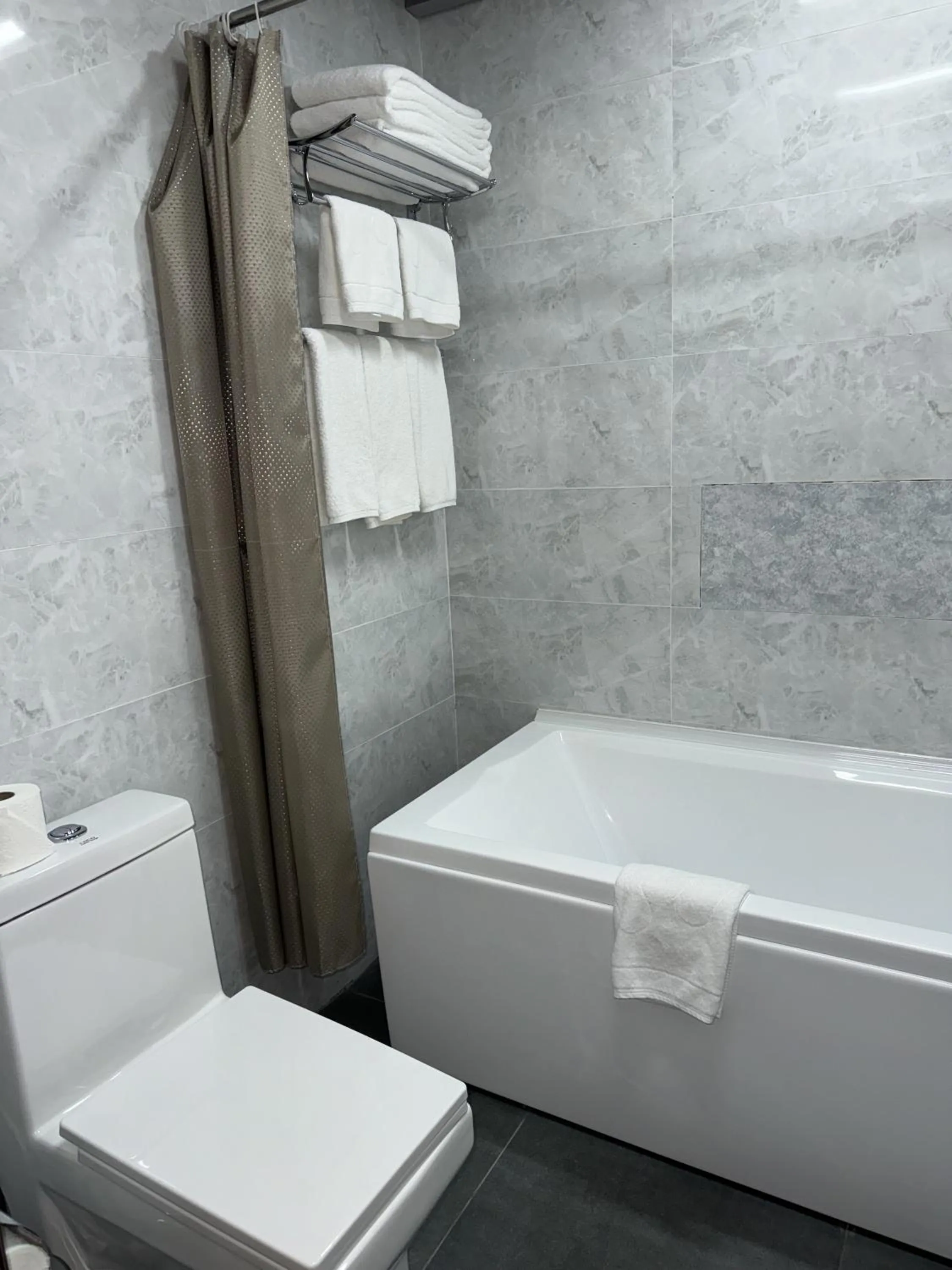 Bathroom in Mir Luxe Plaza