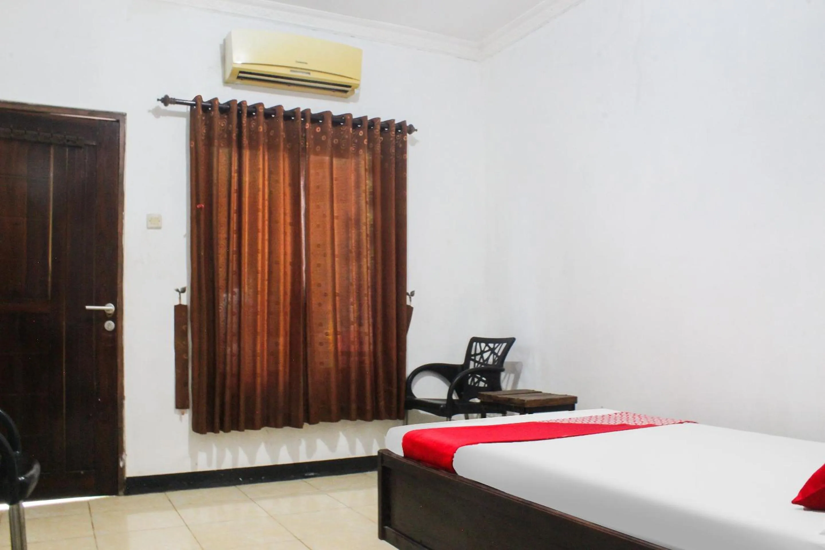 Bedroom, Bed in Hotel O We Bro Kost