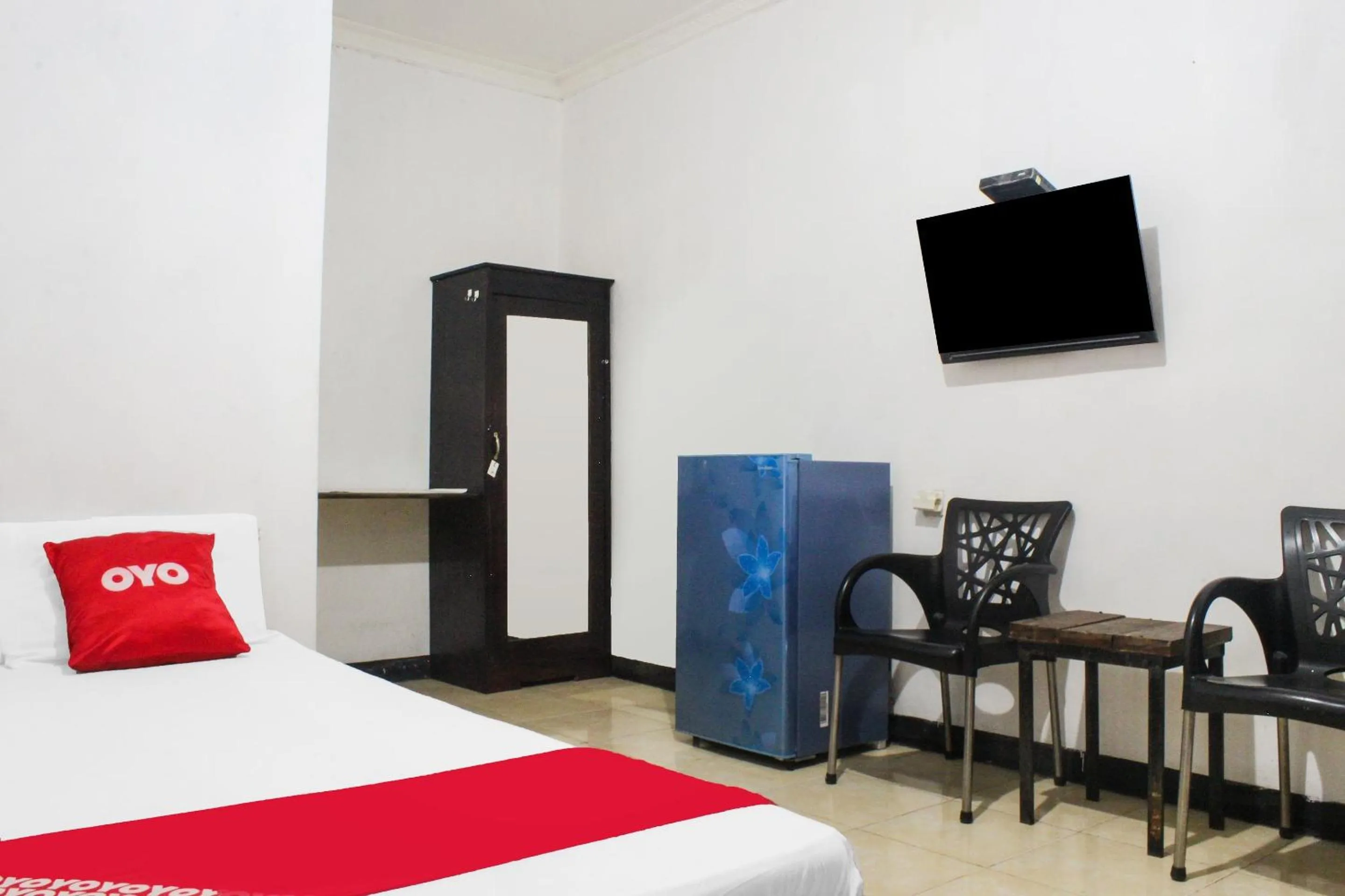 Bedroom, Bed in Hotel O We Bro Kost