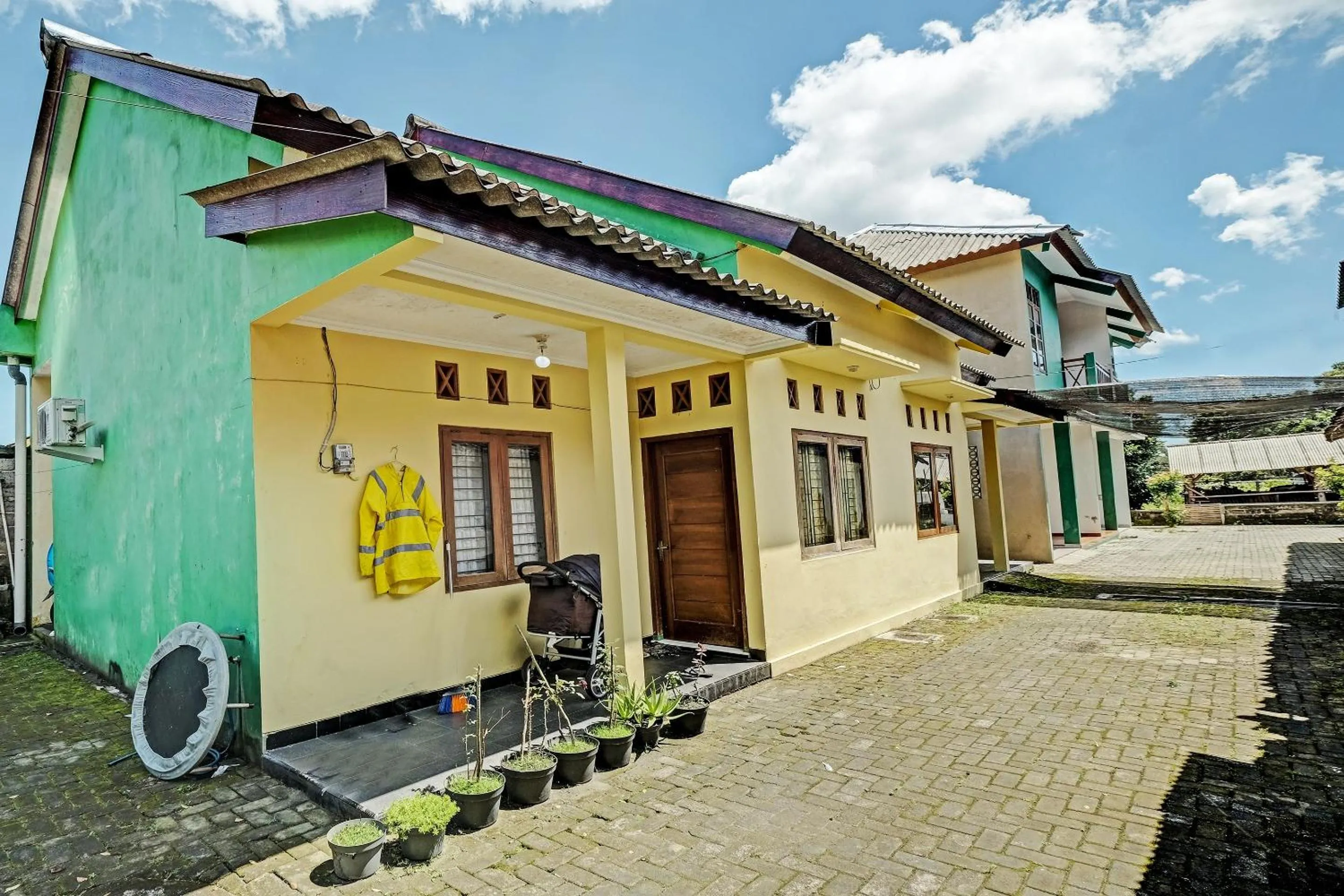 Facade/entrance in Hotel O Sekar Gadung Homestay Syariah