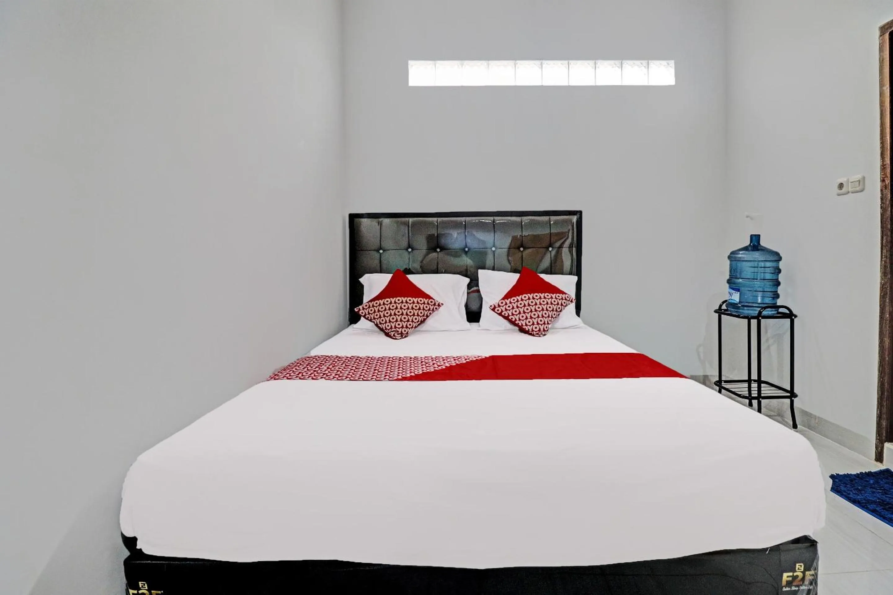 Bedroom, Bed in OYO 92057 Reny Kost Syariah