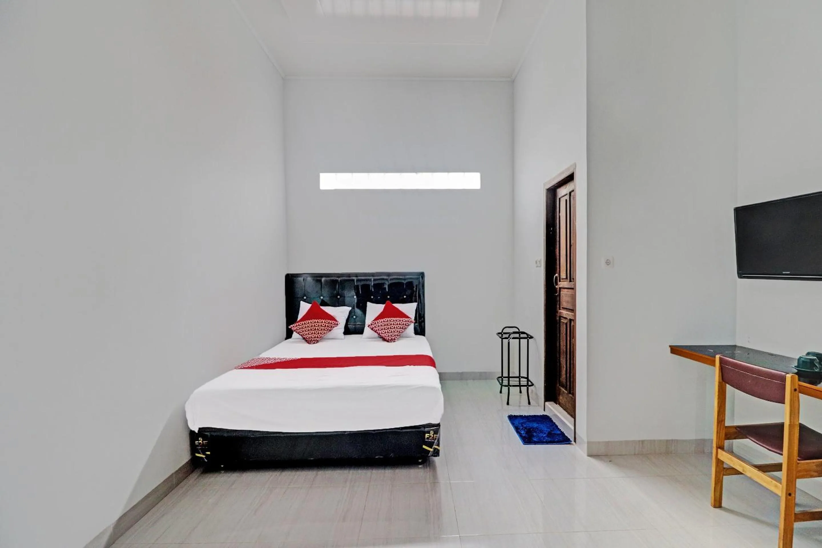 Bedroom, Bed in OYO 92057 Reny Kost Syariah