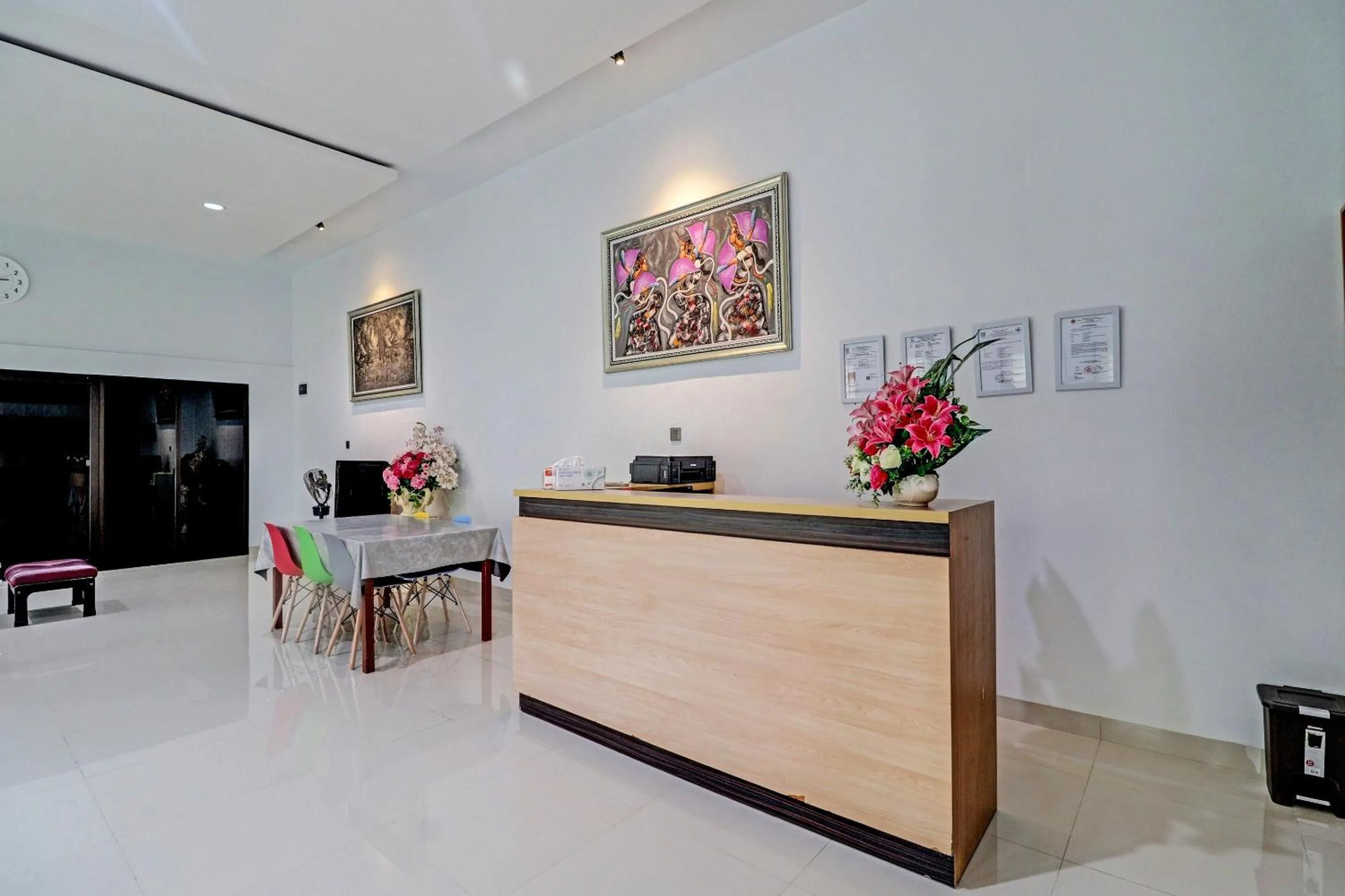 Lobby or reception in OYO 92057 Reny Kost Syariah
