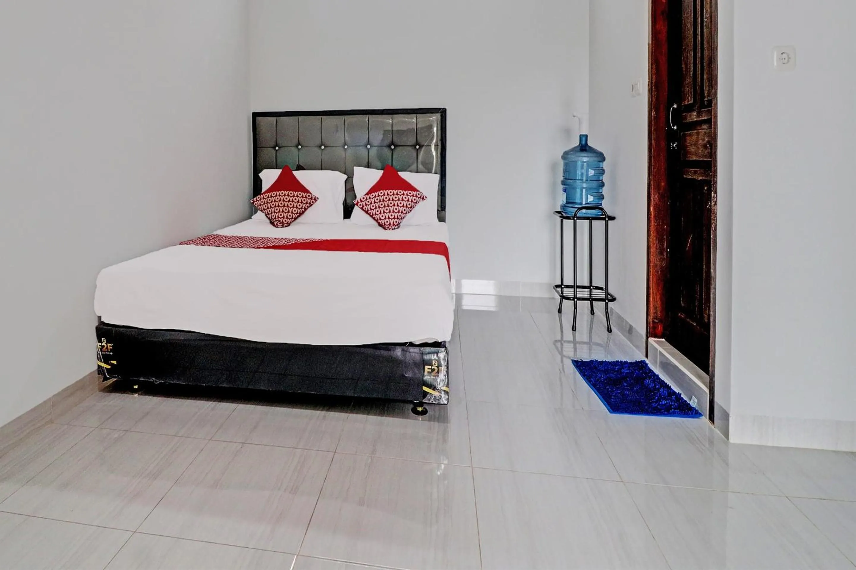 Bedroom, Bed in OYO 92057 Reny Kost Syariah