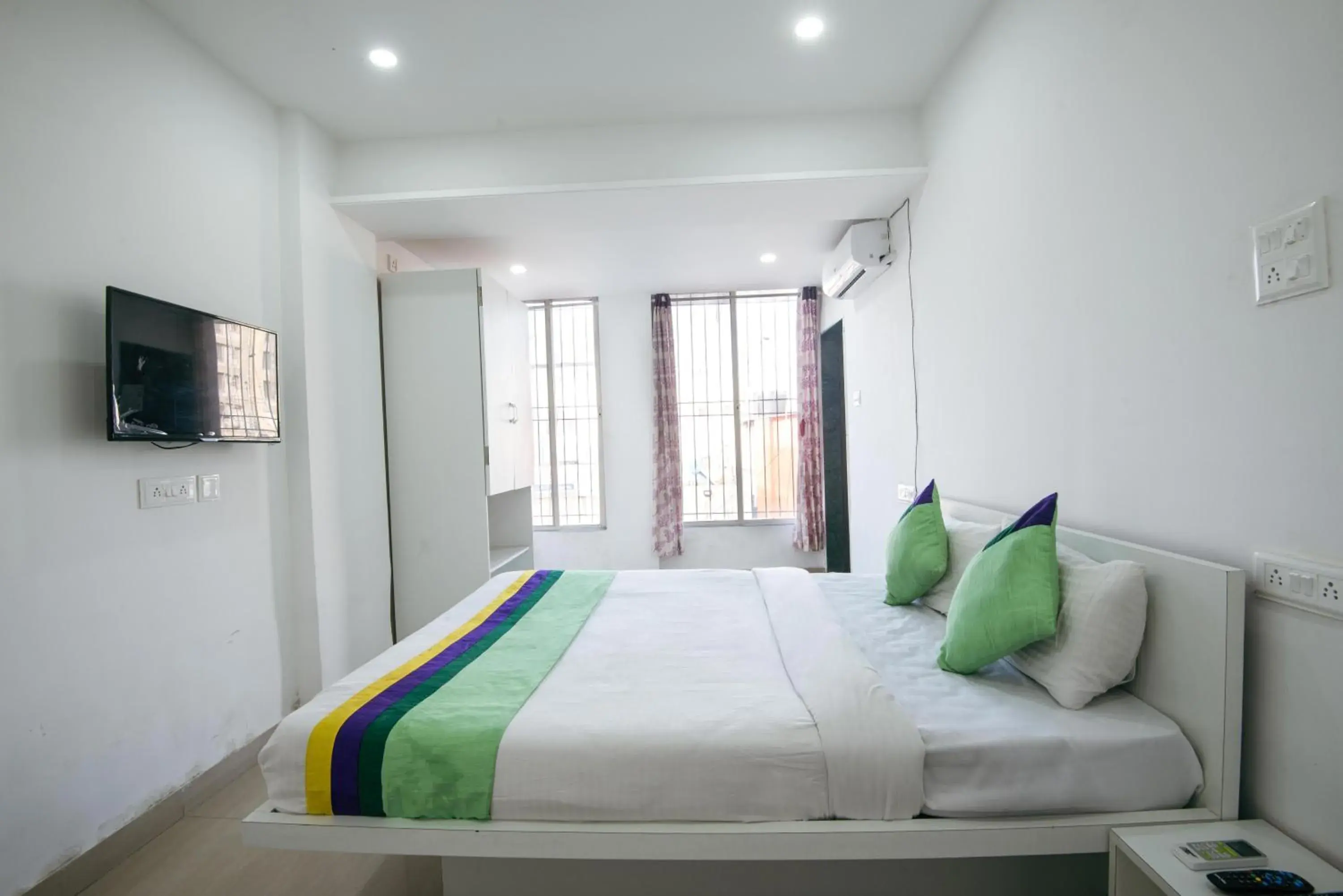 Spacious Premium Room - single occupancy in Treebo Empire Executive Premium, Hinjewadi Spacious Premium Room - single occupancy in Treebo Empire Executive Premium, Hinjewadi