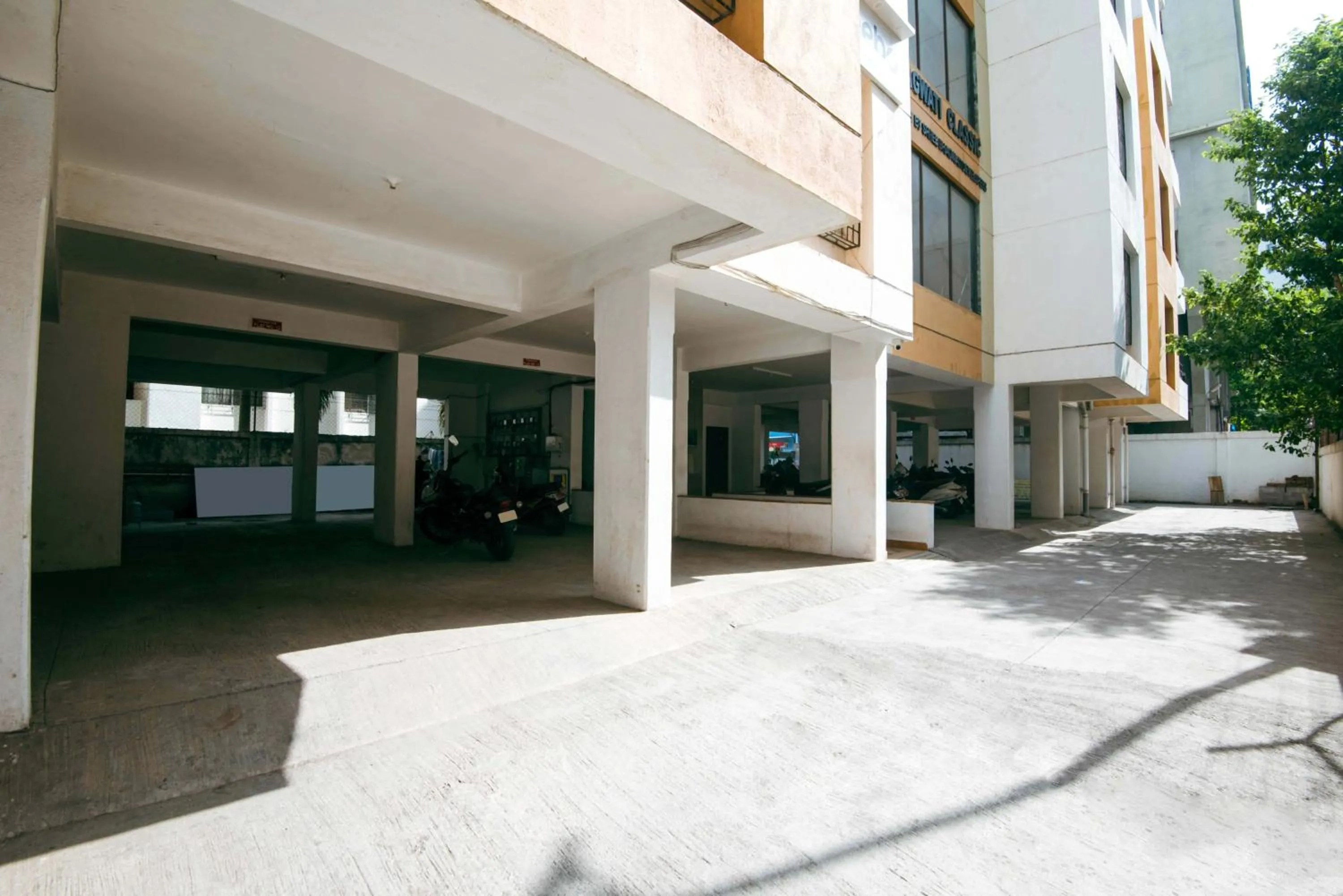 Parking in Treebo Empire Executive, Hinjewadi