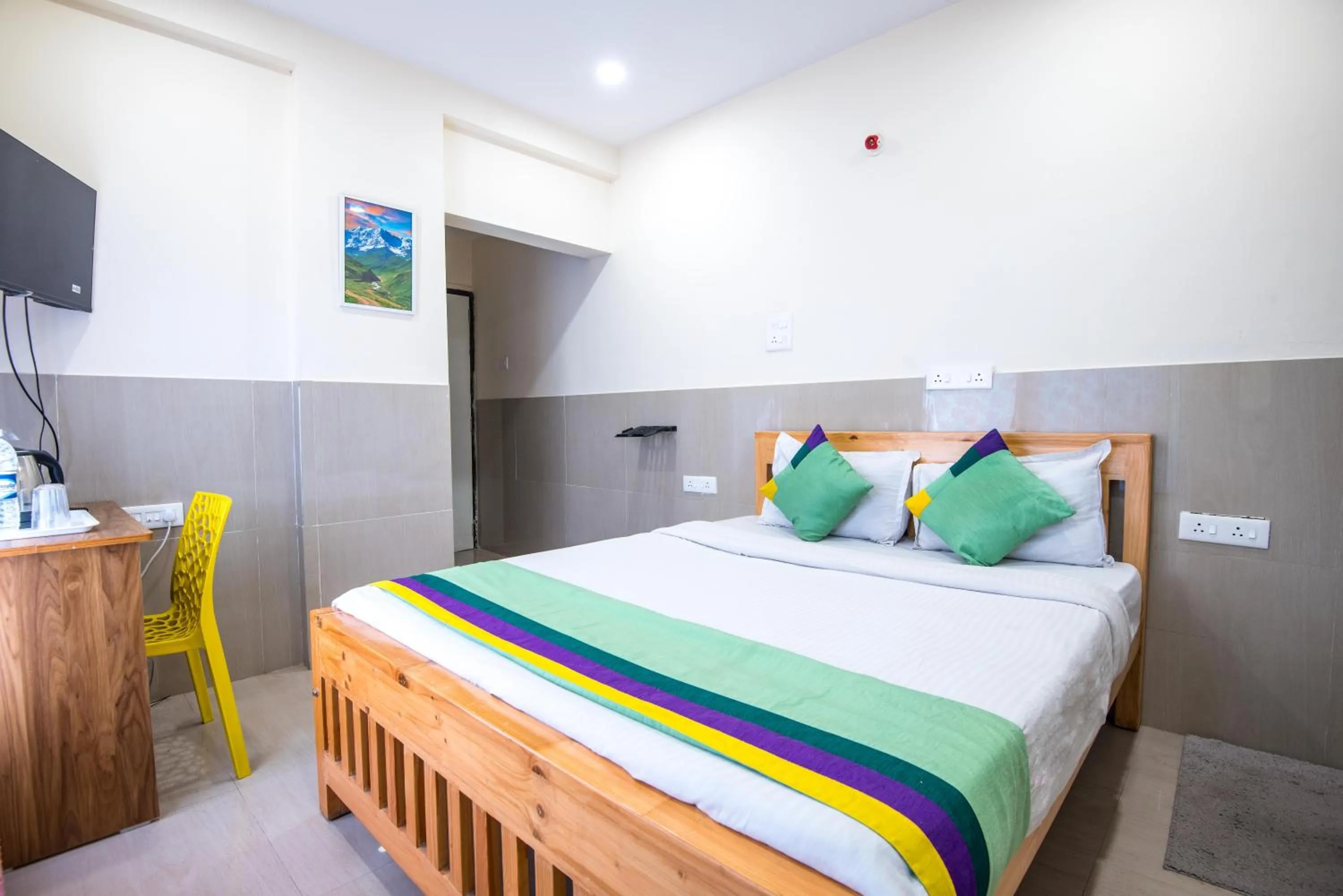 Bedroom, Bed in Treebo Empire Executive, Hinjewadi