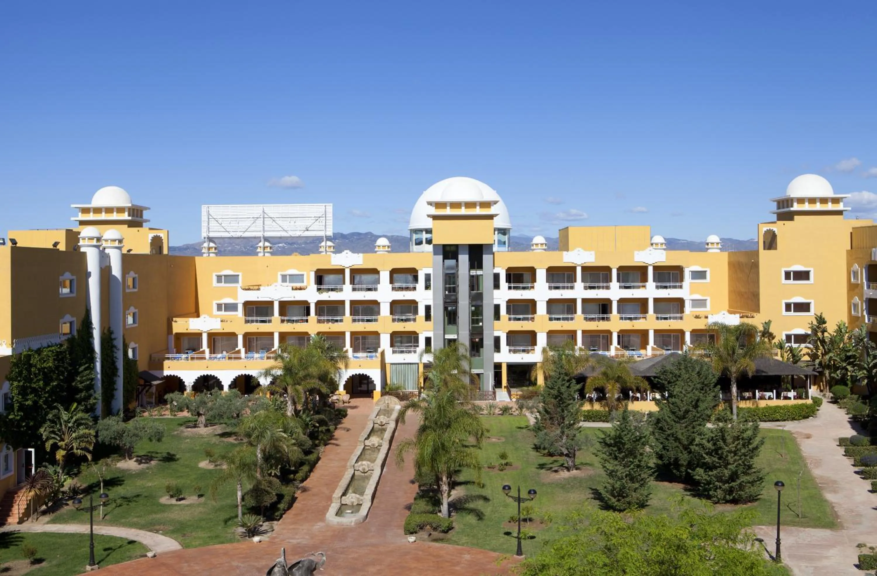 Area and facilities in Playazimbali