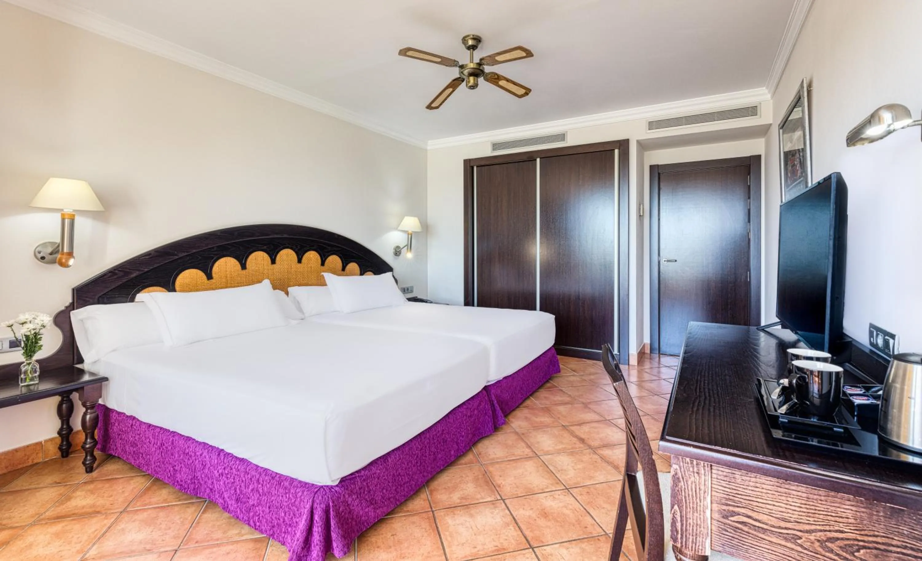 Photo of the whole room, Bed in Playazimbali