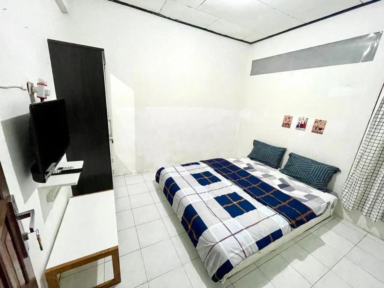 Bed in Dehome near Pakuwon Mall