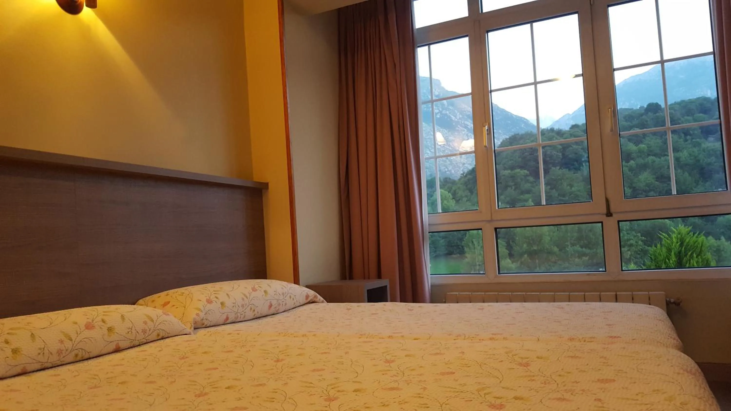 Bed in Hotel Naranjo De Bulnes