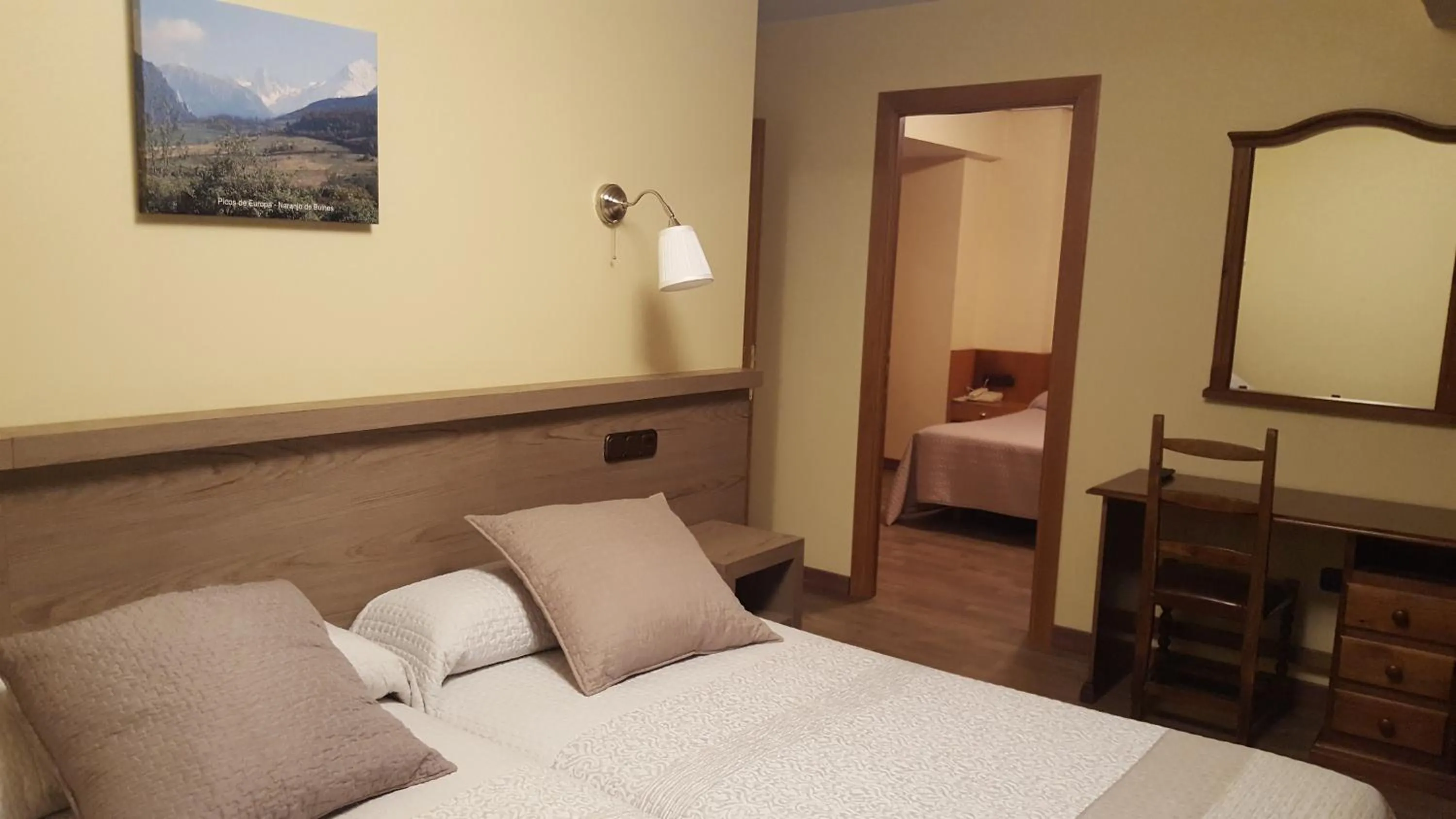 Bed in Hotel Naranjo De Bulnes