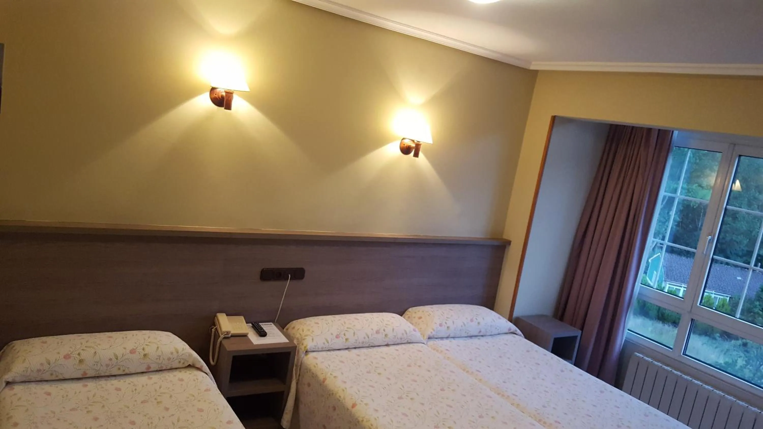 Bed in Hotel Naranjo De Bulnes