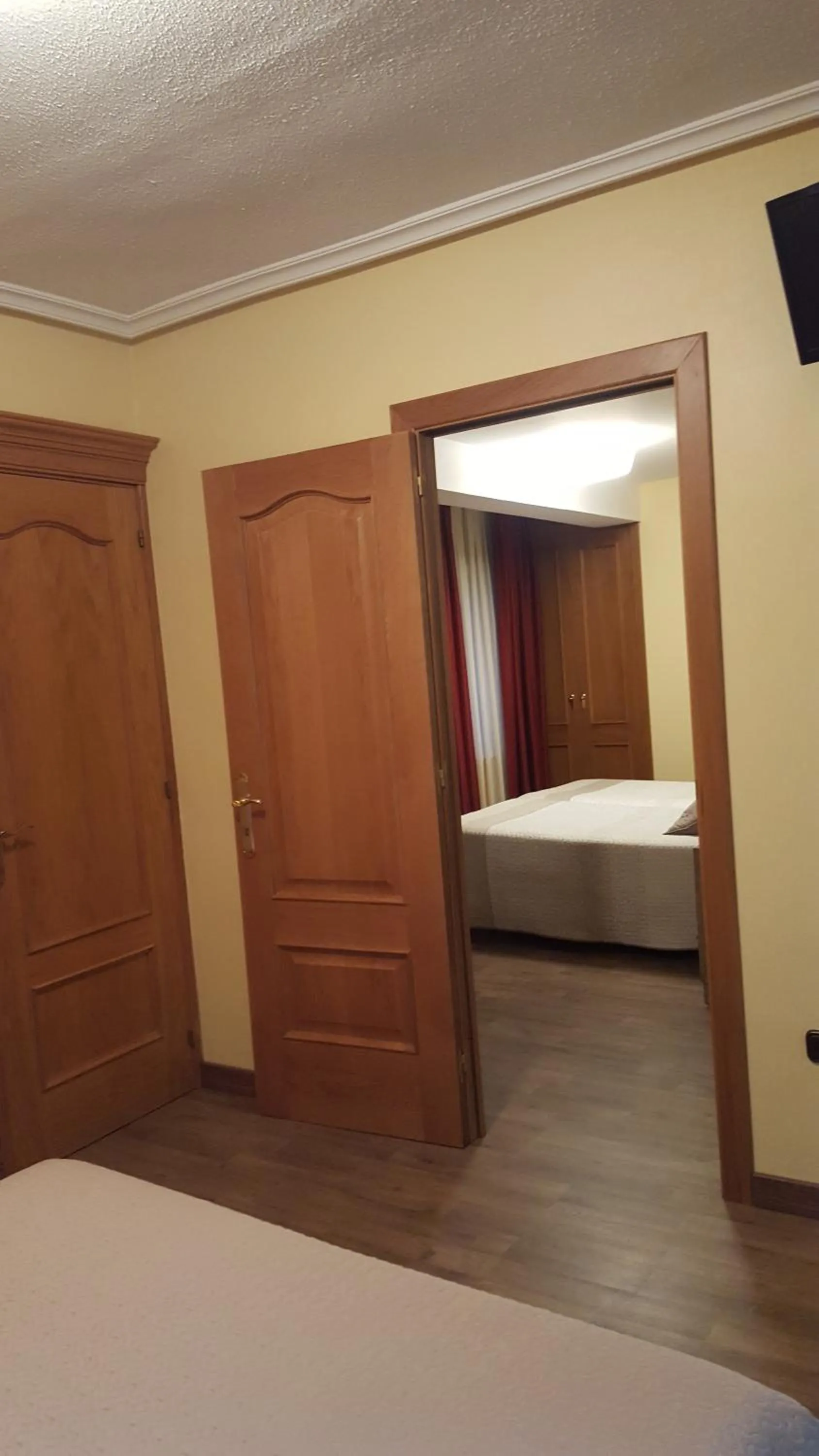 Photo of the whole room, Bed in Hotel Naranjo De Bulnes