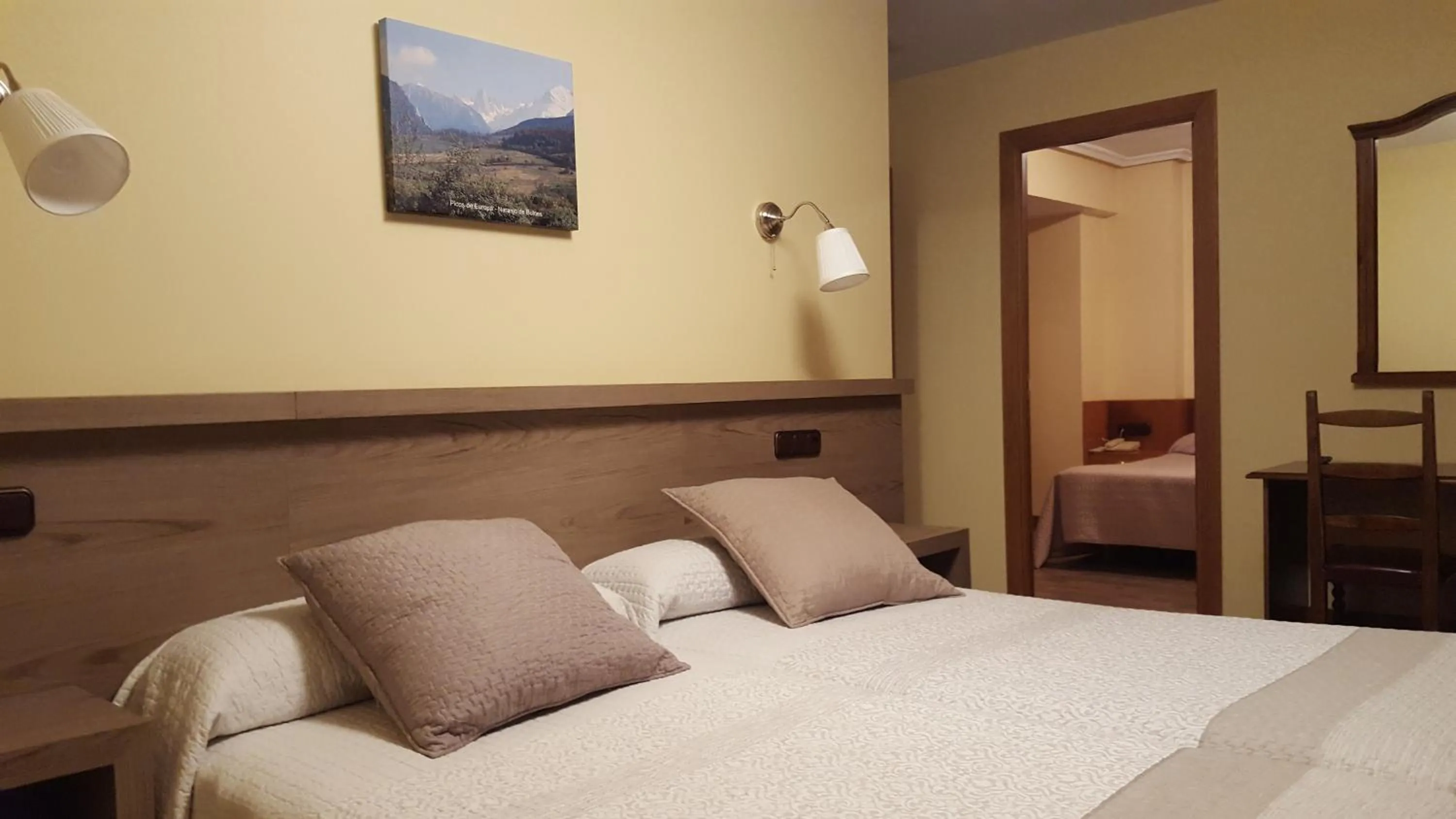 Bed in Hotel Naranjo De Bulnes