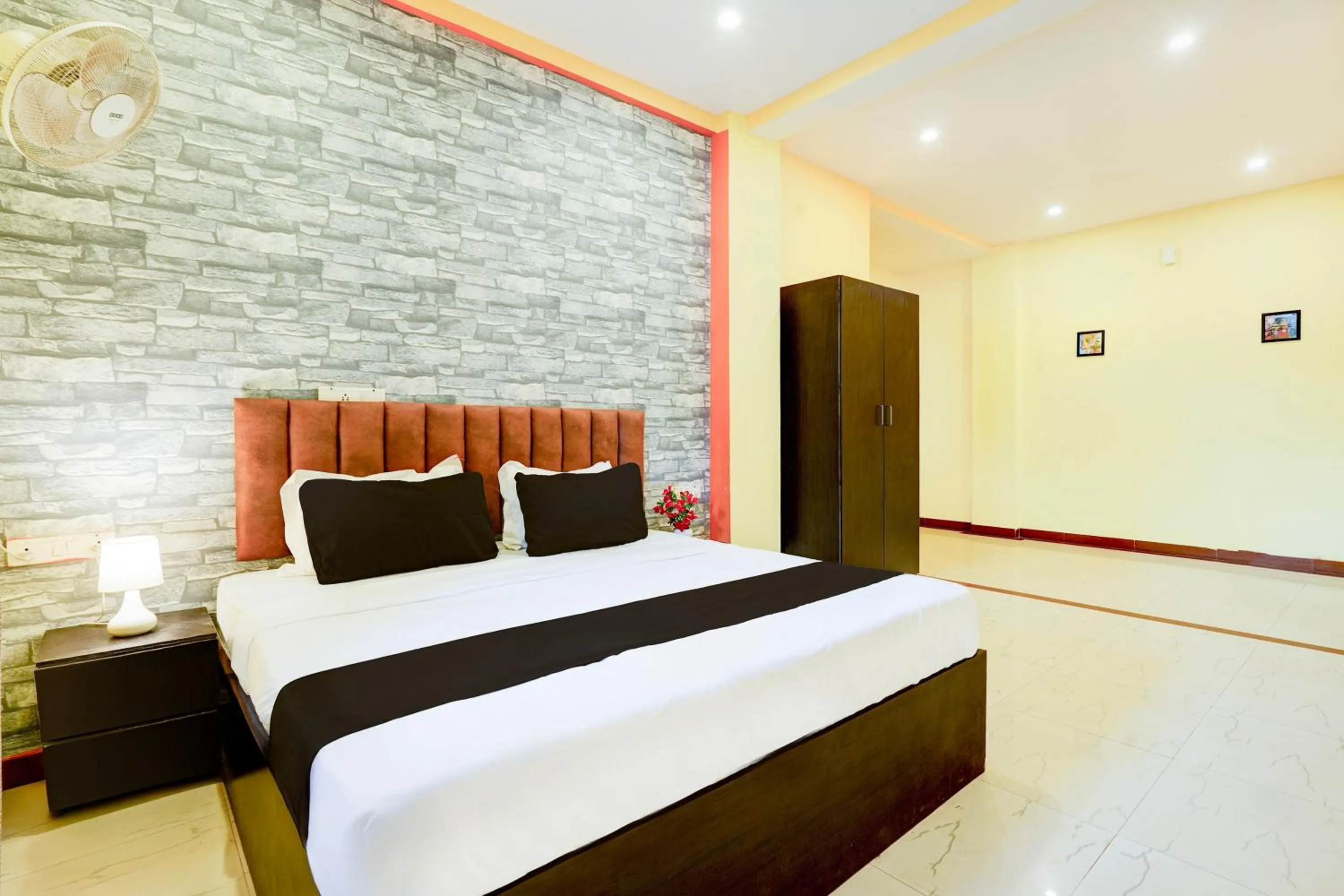 Bedroom, Bed in Super Hotel O Hennagara Rd Bommasandara