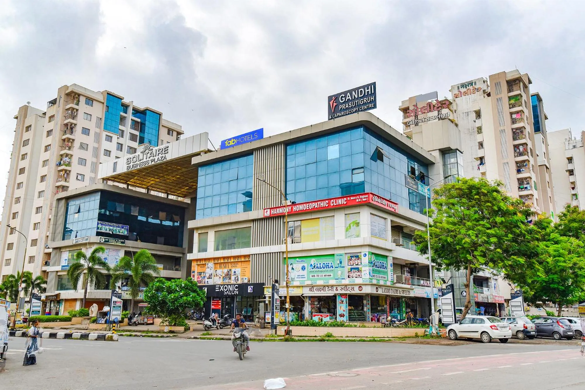 Property building in Via Solitaire