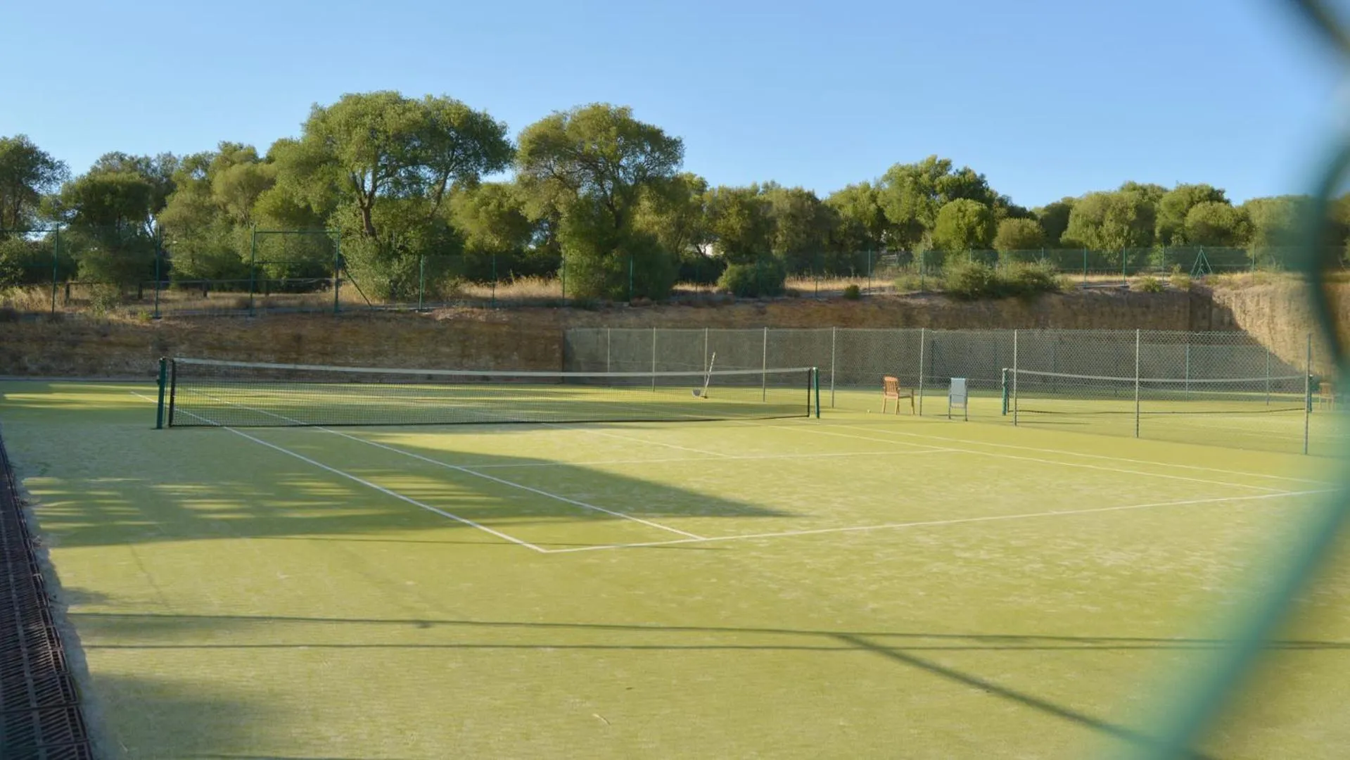 Tennis court in Fairplay Golf & Spa Resort - by Grupo Tribu