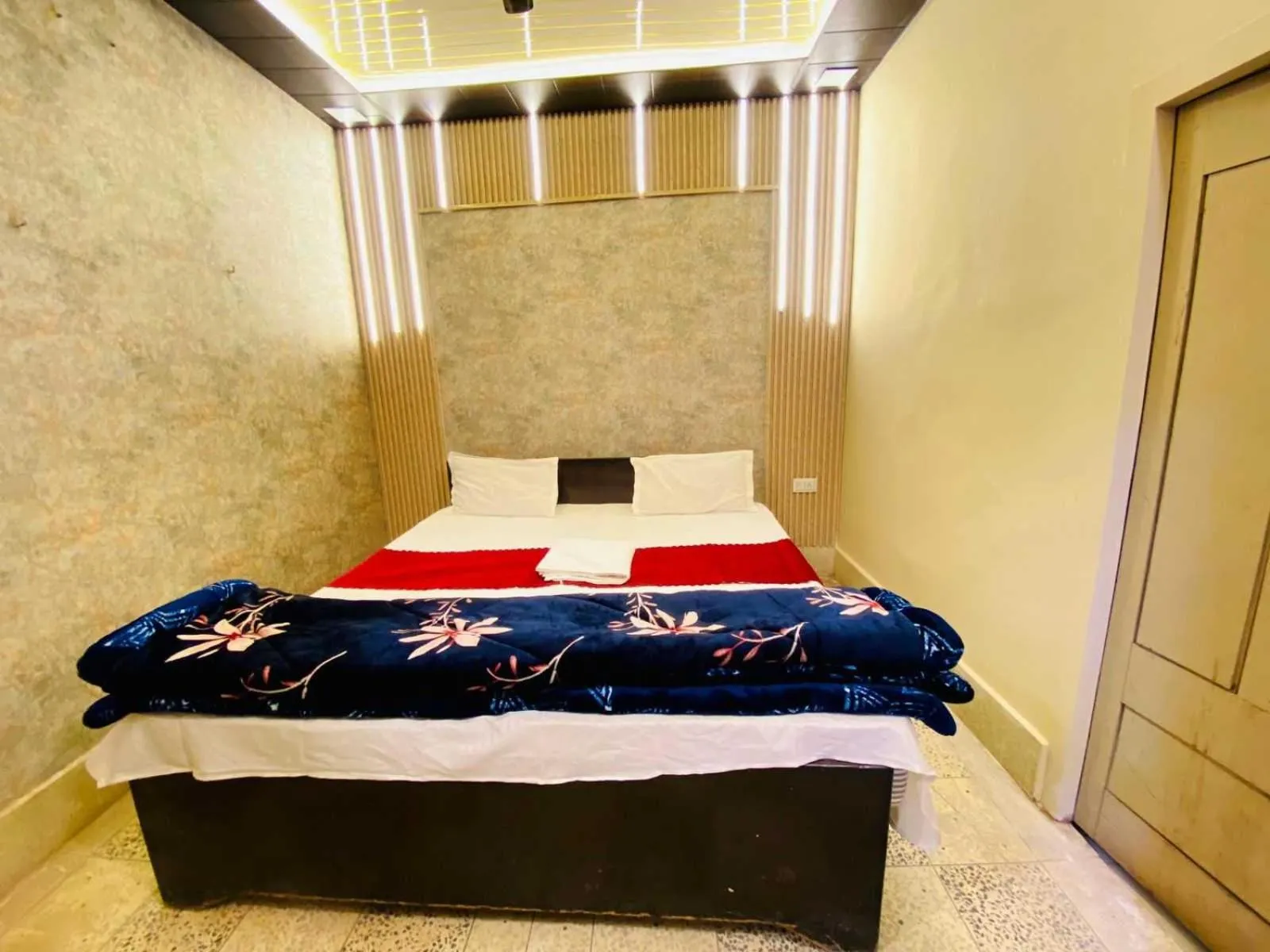 Bedroom, Bed in Super Hotel O CC Inn