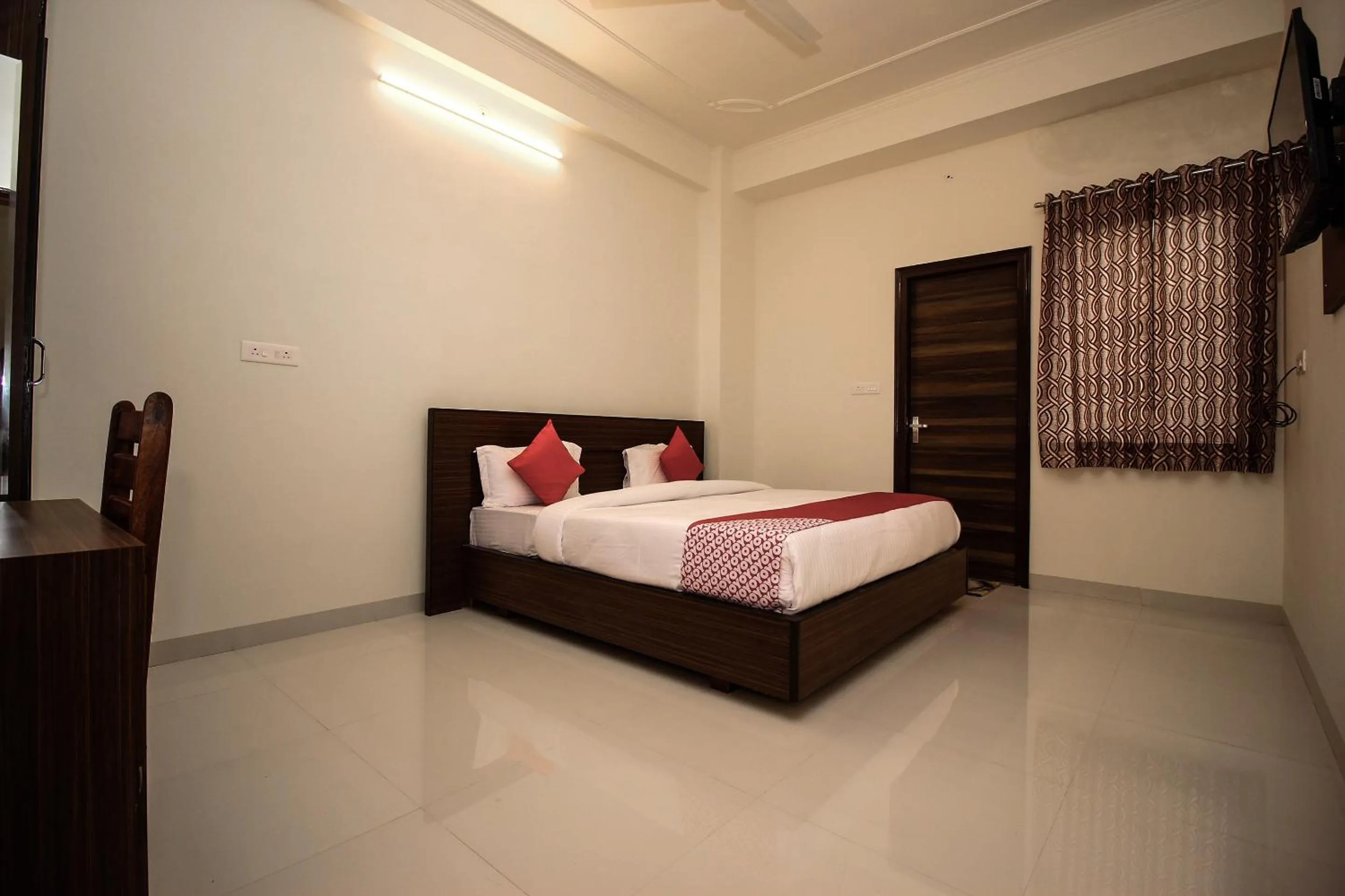 Bedroom in Hotel Karni Vilas