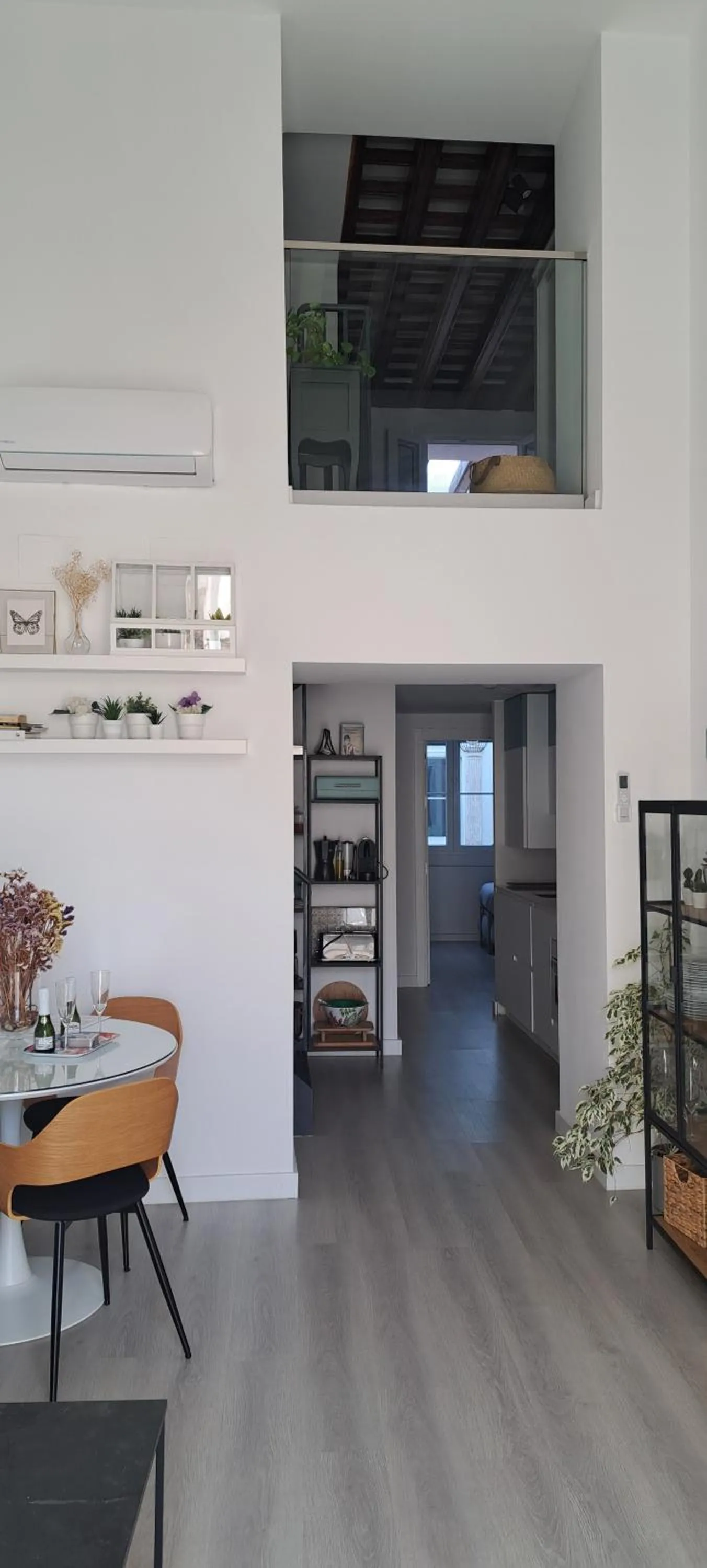 Kitchen or kitchenette in Apartamento Duplex casa Palacio rehabilitado centro El Puerto