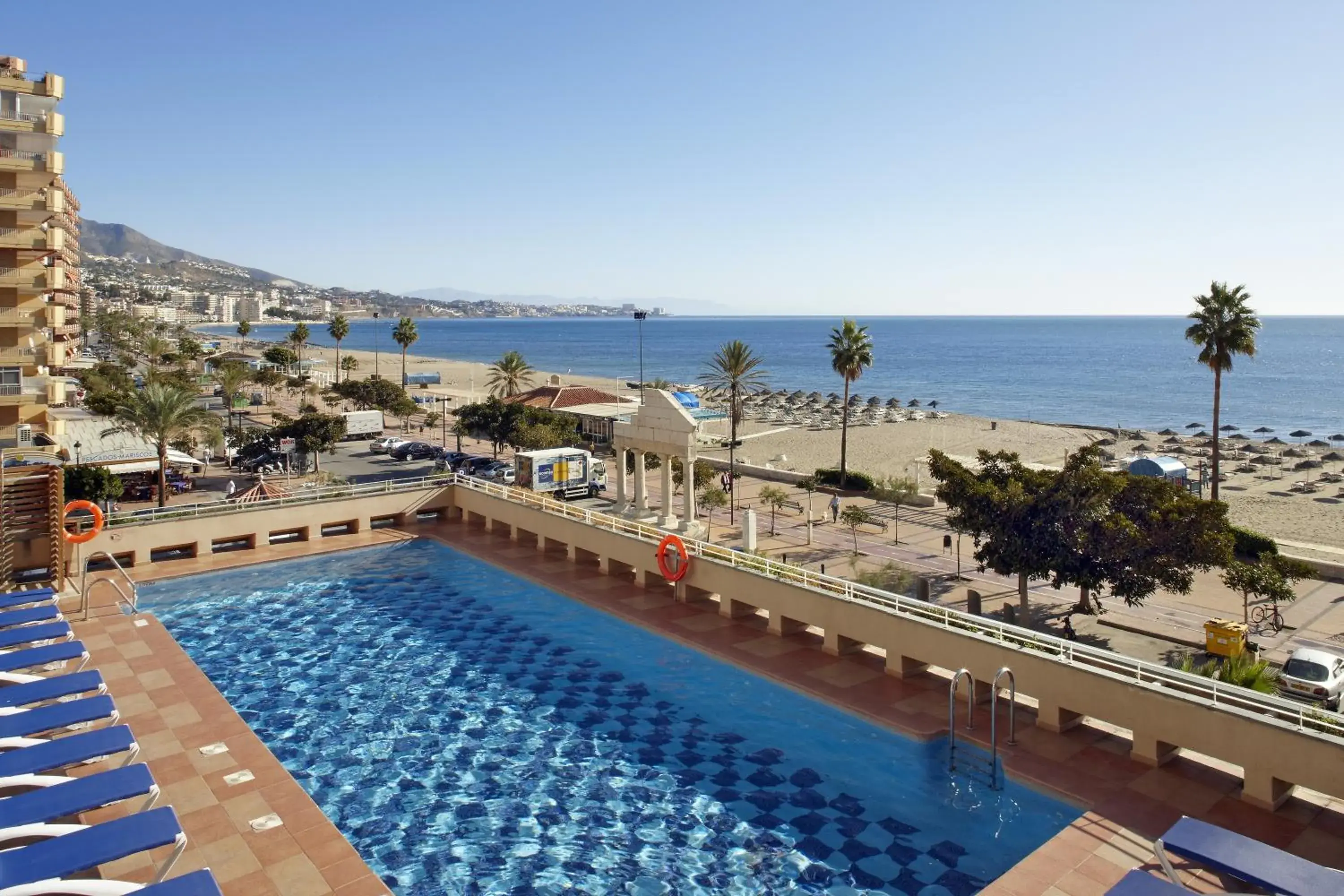 Swimming pool in Ilunion Fuengirola Swimming pool in Ilunion Fuengirola