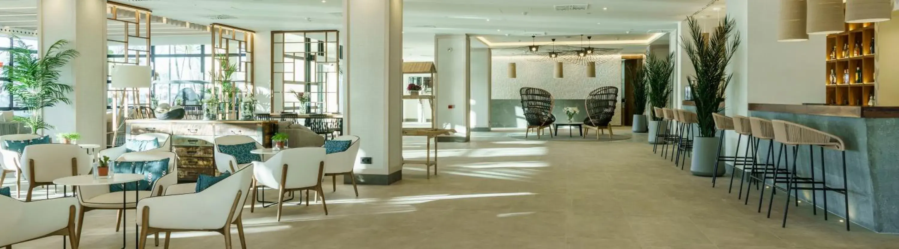 Lounge or bar in Ilunion Fuengirola Lounge or bar in Ilunion Fuengirola