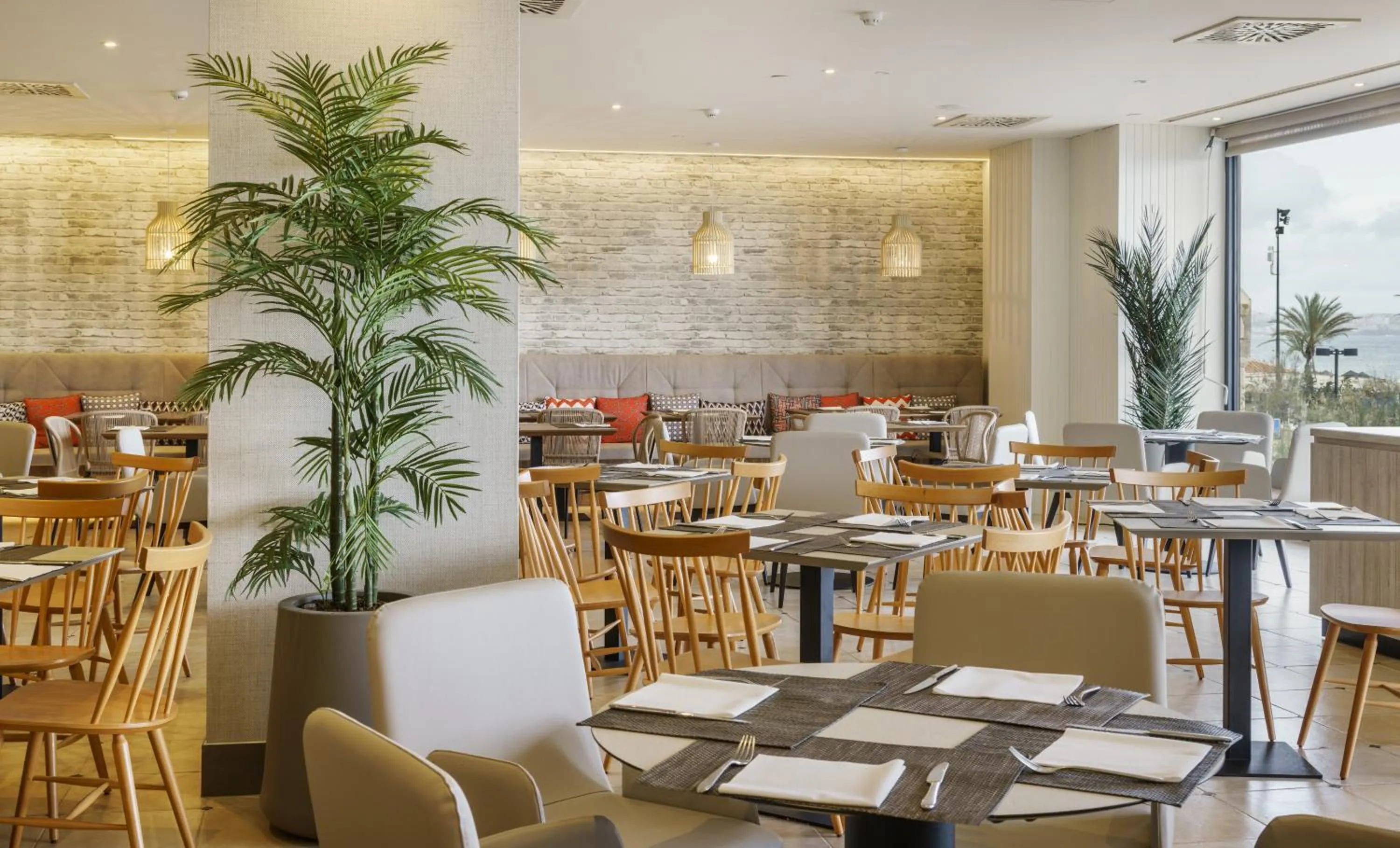 Restaurant/places to eat in Ilunion Fuengirola