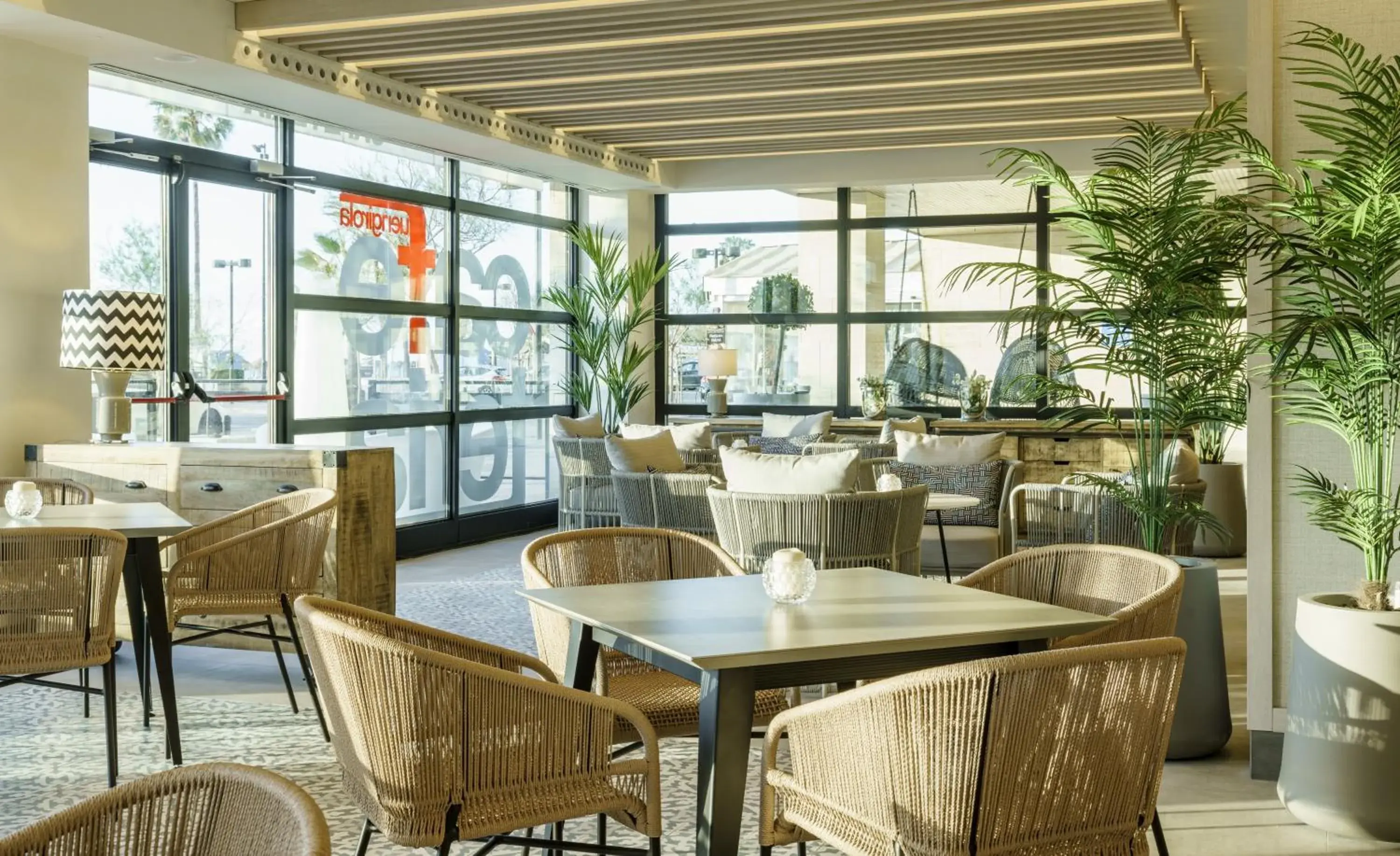 Lounge or bar in Ilunion Fuengirola Lounge or bar in Ilunion Fuengirola