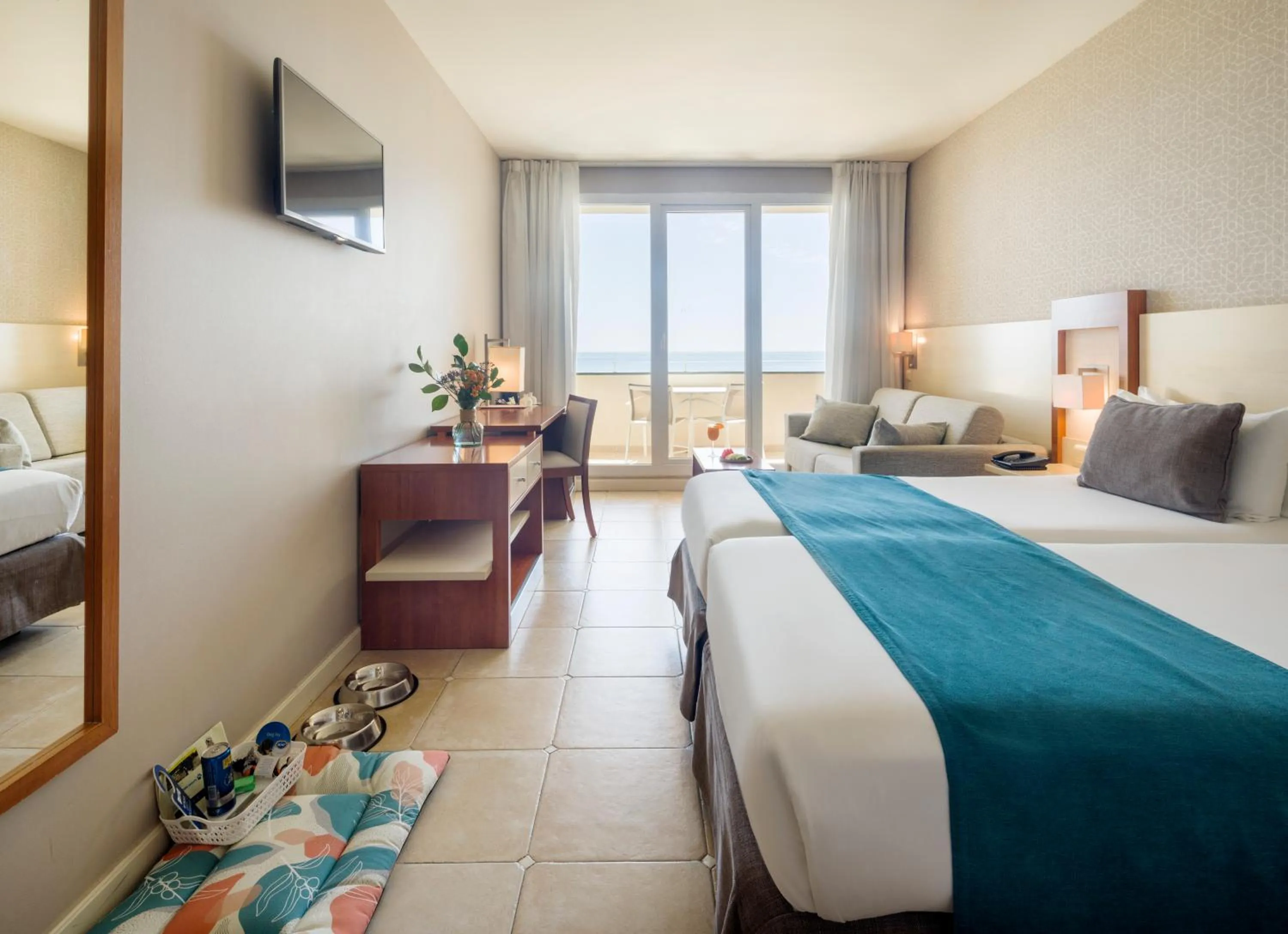 Pets, Bed in Ilunion Fuengirola