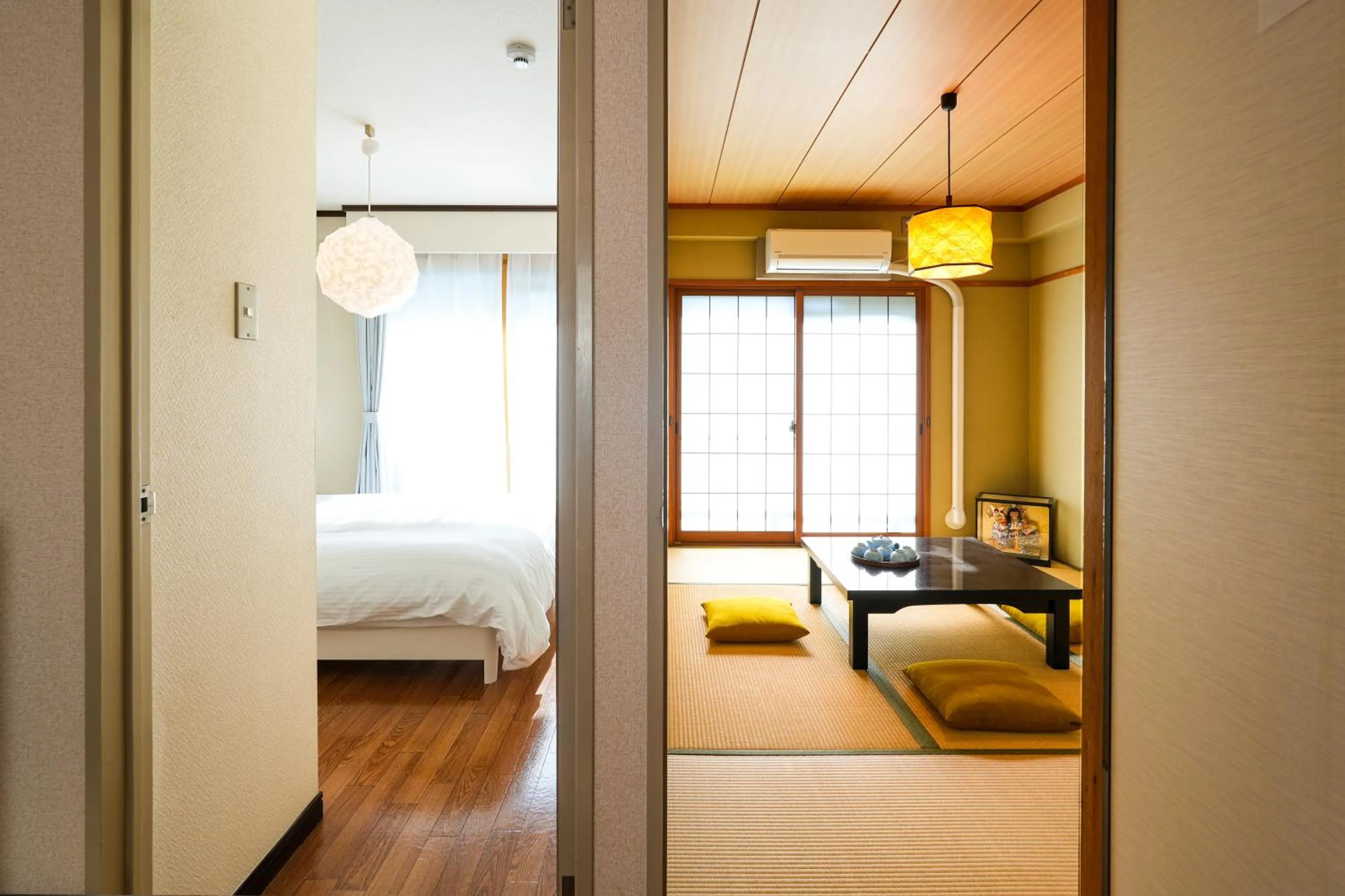 Photo of the whole room, Bed in Choetsu