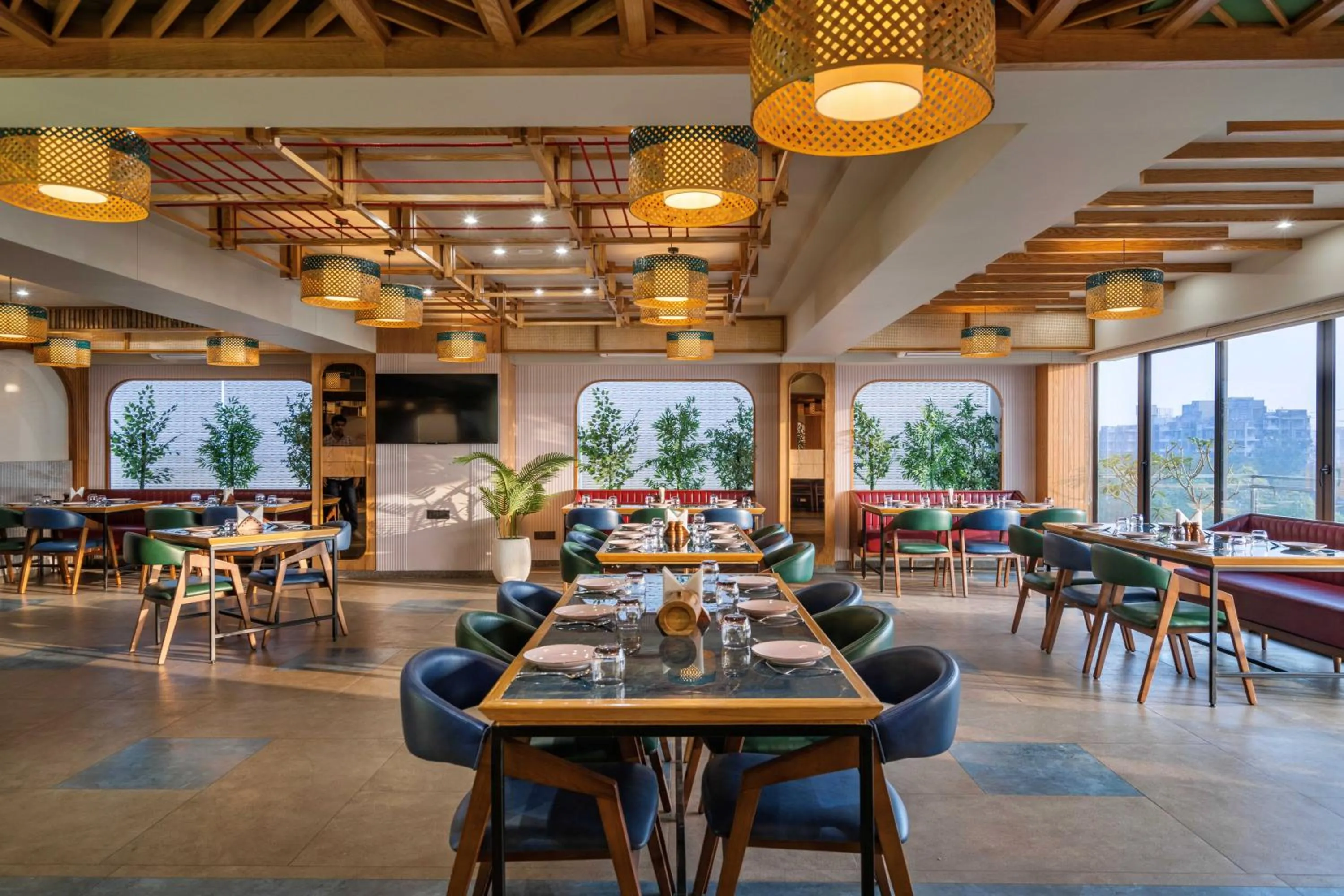 Restaurant/places to eat in The Lemon Grass Hotel