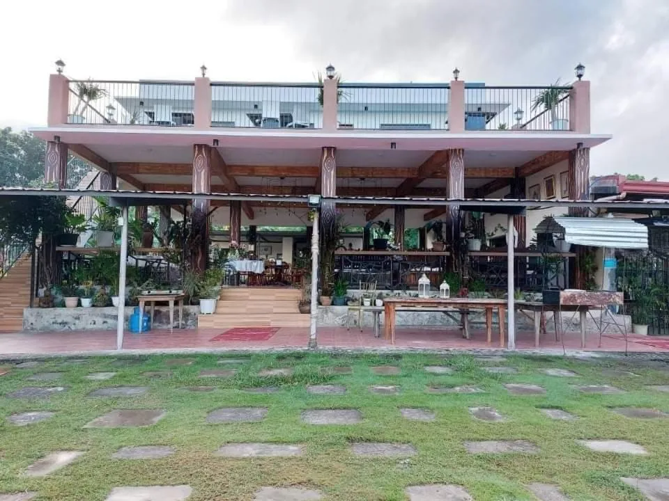 Restaurant/places to eat in Casa de Robles Tanay Rizal