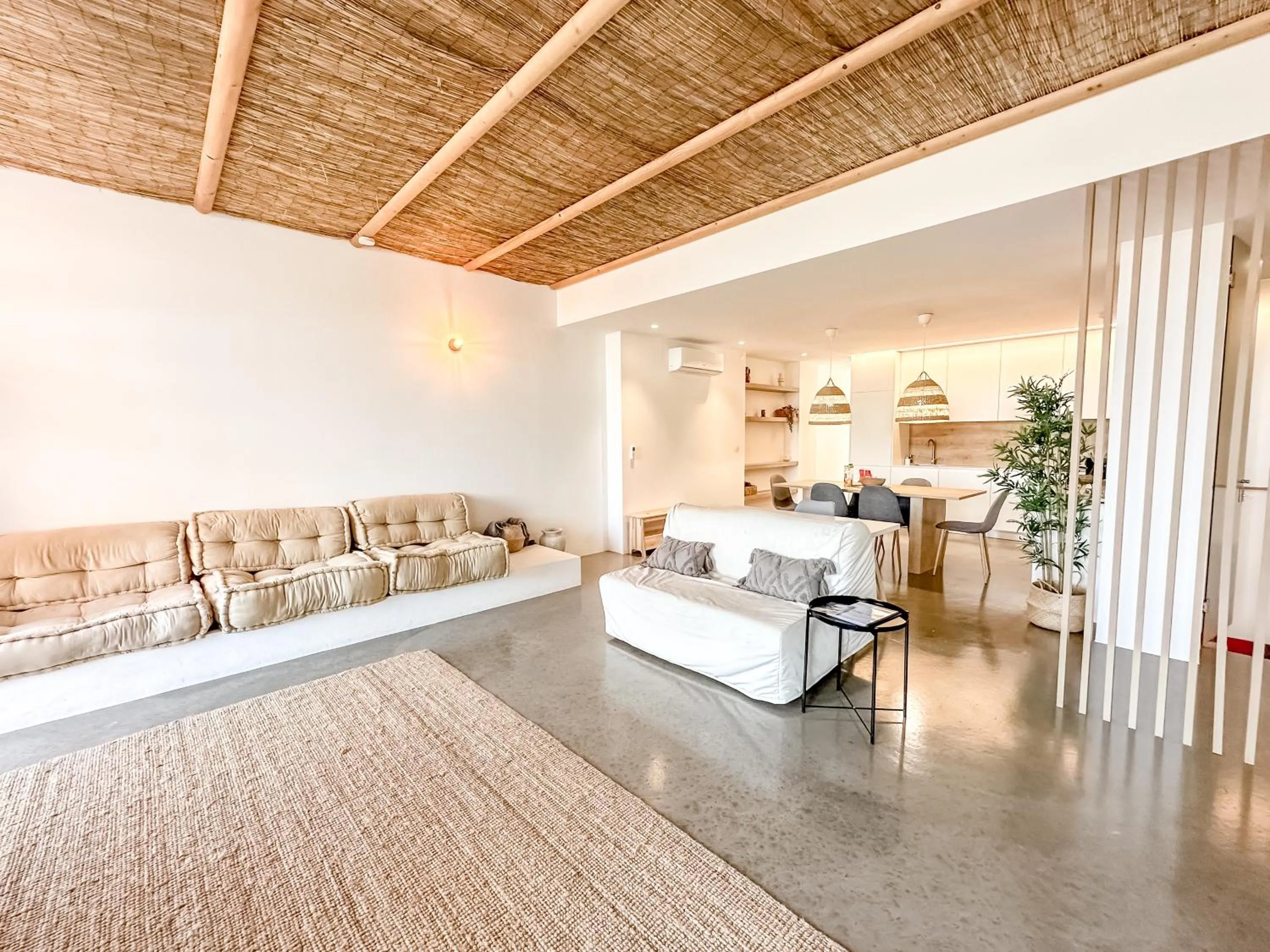 Living room, Bed in Atelier 321- Porto- Praia- Rio- Terraço
