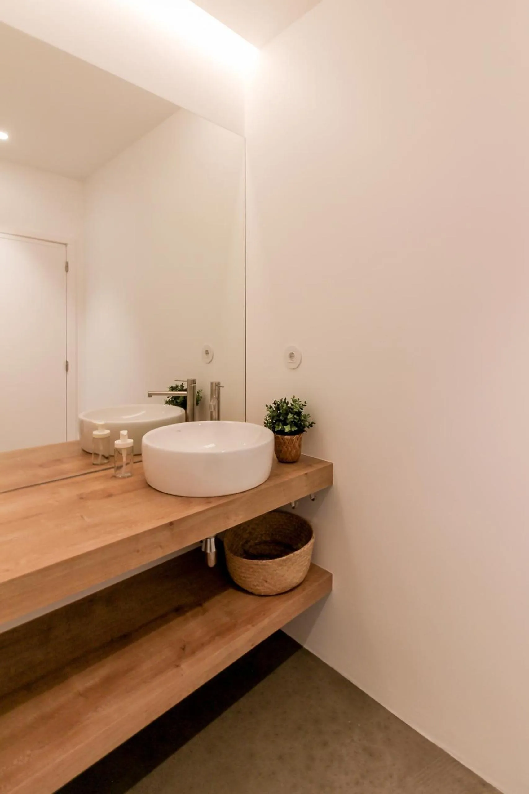 Bathroom in Atelier 321- Porto- Praia- Rio- Terraço