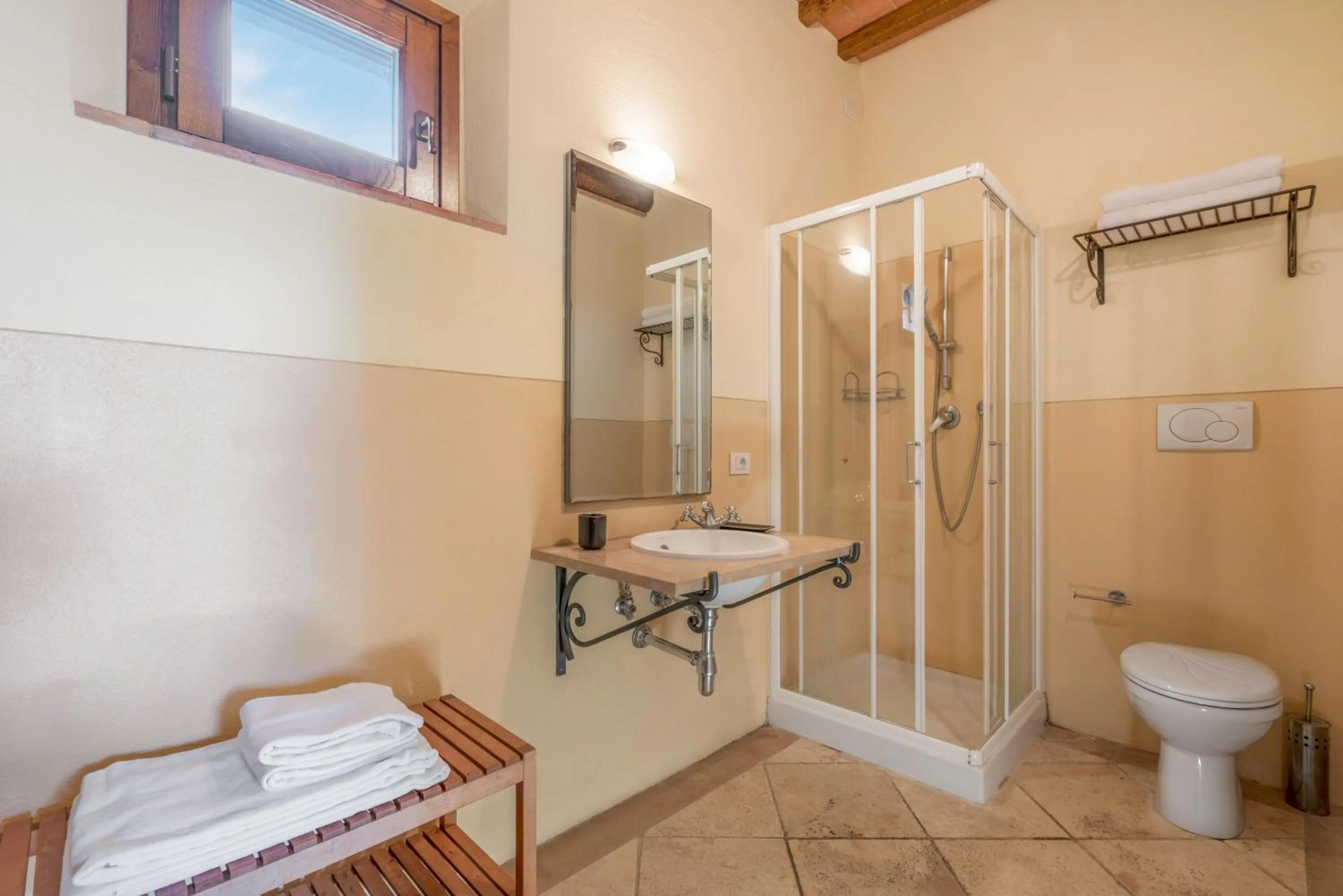 Shower in Santo Pietro Resort