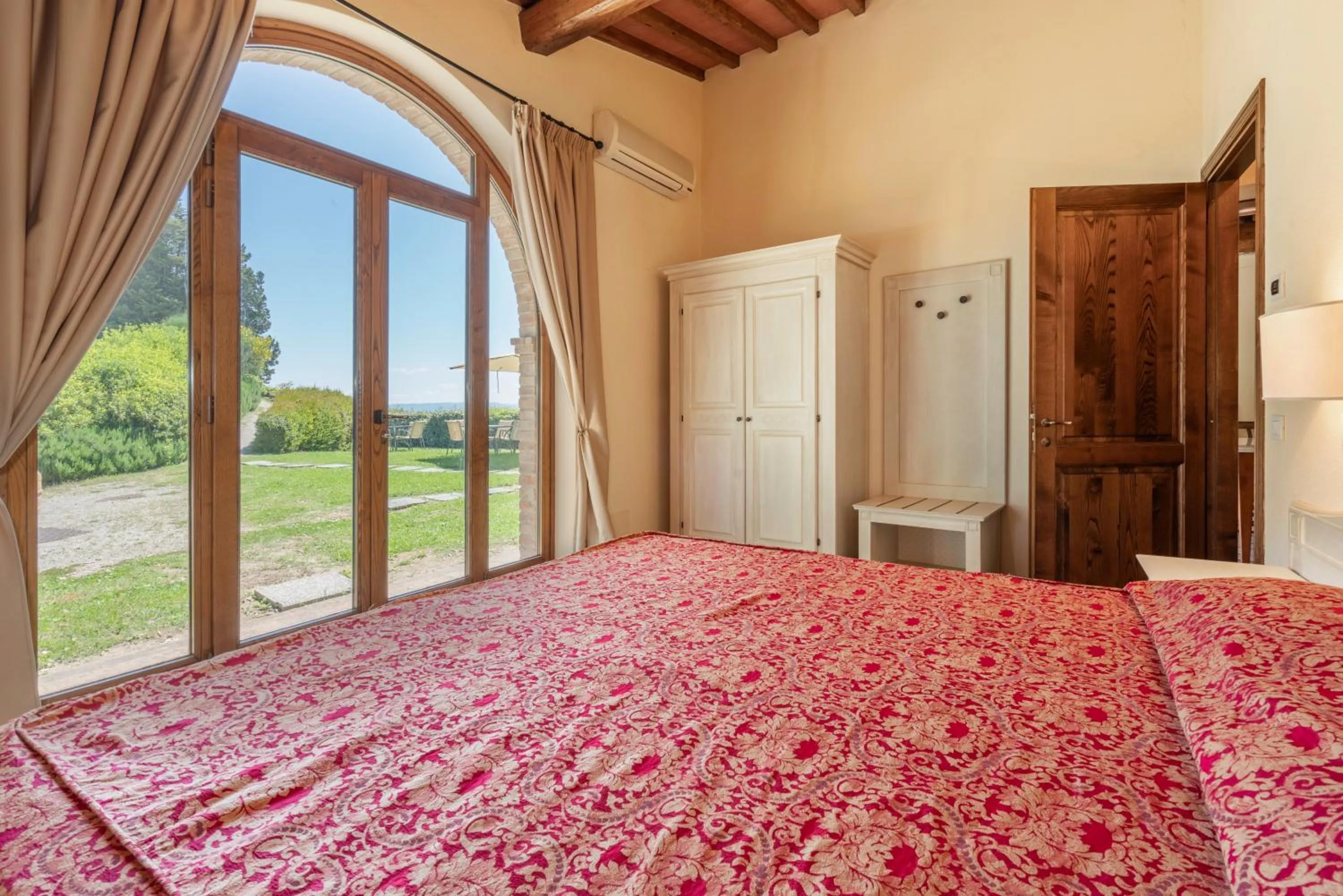 Bed in Santo Pietro Resort