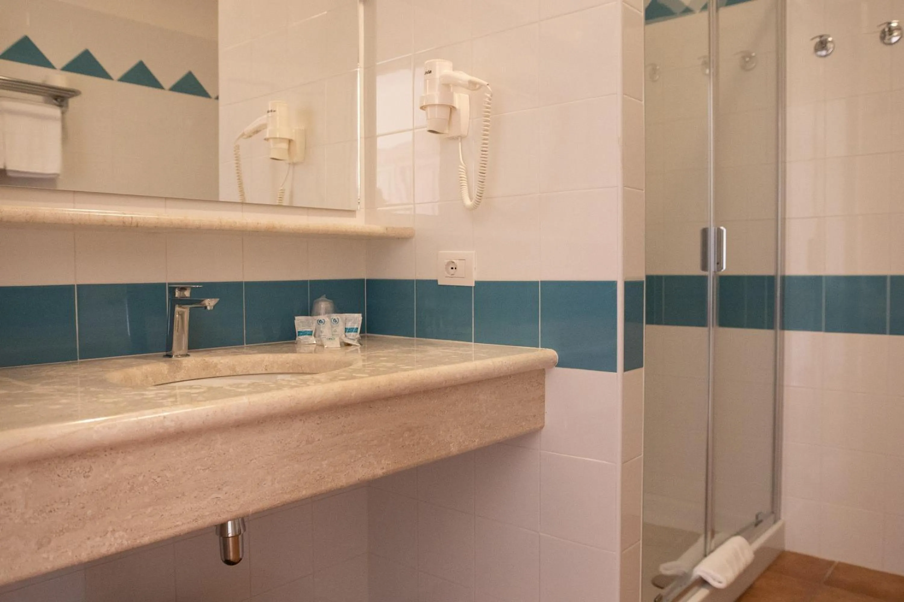 Bathroom in Le Residenze Del Golfo Di Orosei Bilo 5 - Happy Rentals