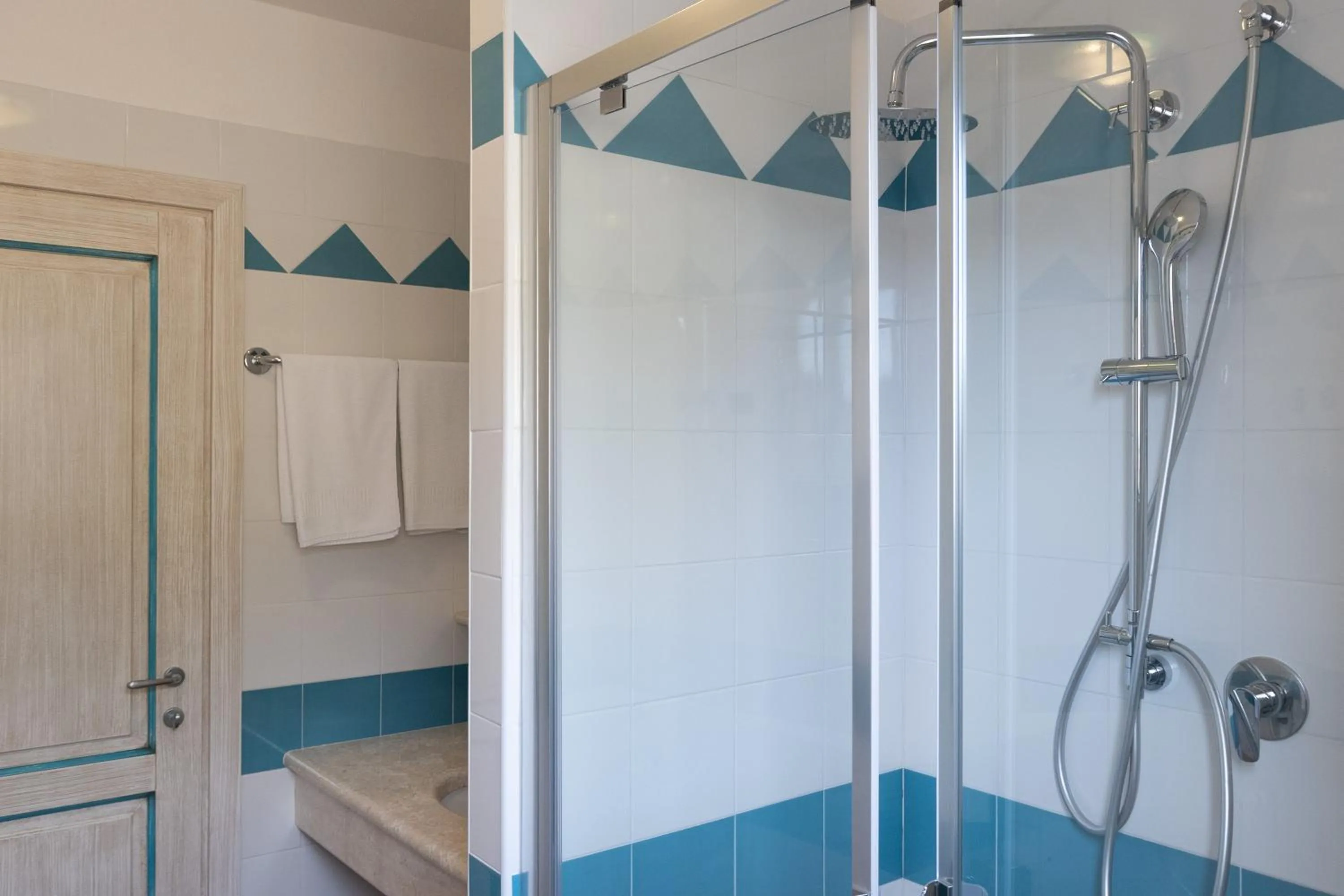 Bathroom in Le Residenze Del Golfo Di Orosei Bilo 5 - Happy Rentals