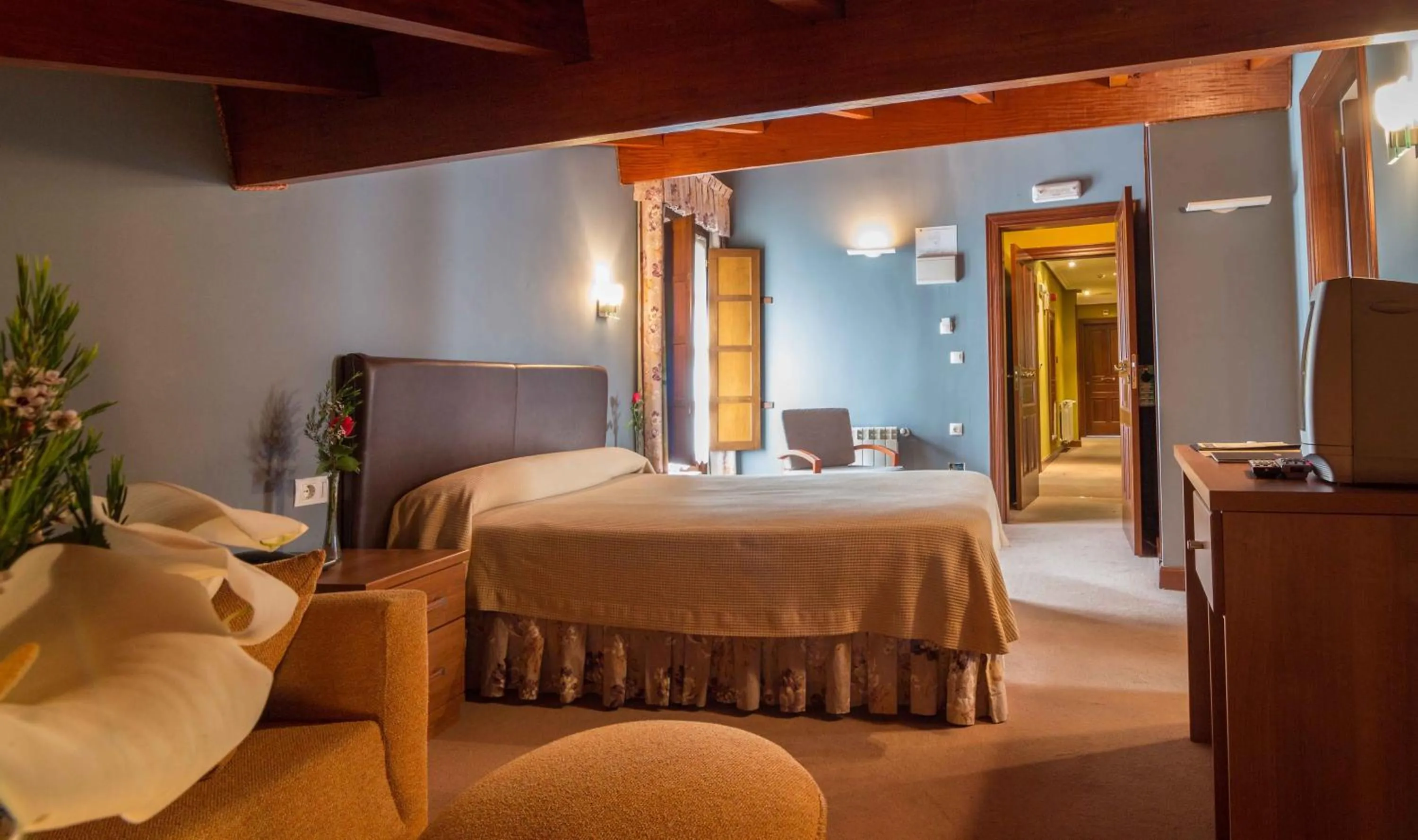 Photo of the whole room, Bed in Gran Hotel Rural Cela