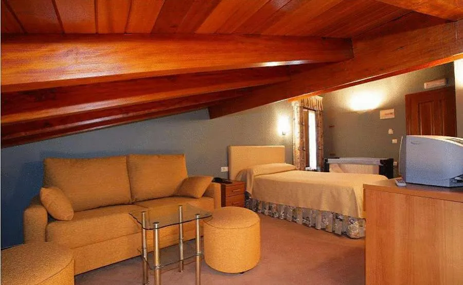 Photo of the whole room in Gran Hotel Rural Cela