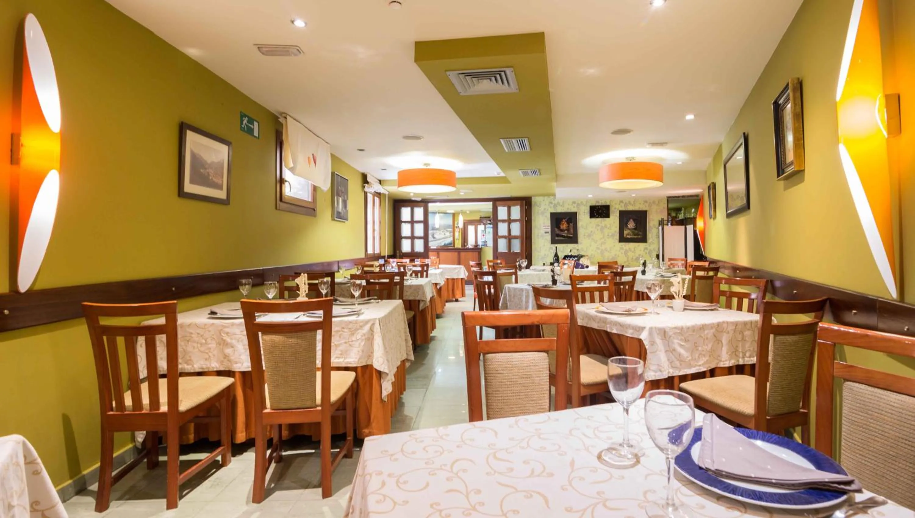 Restaurant/places to eat in Gran Hotel Rural Cela